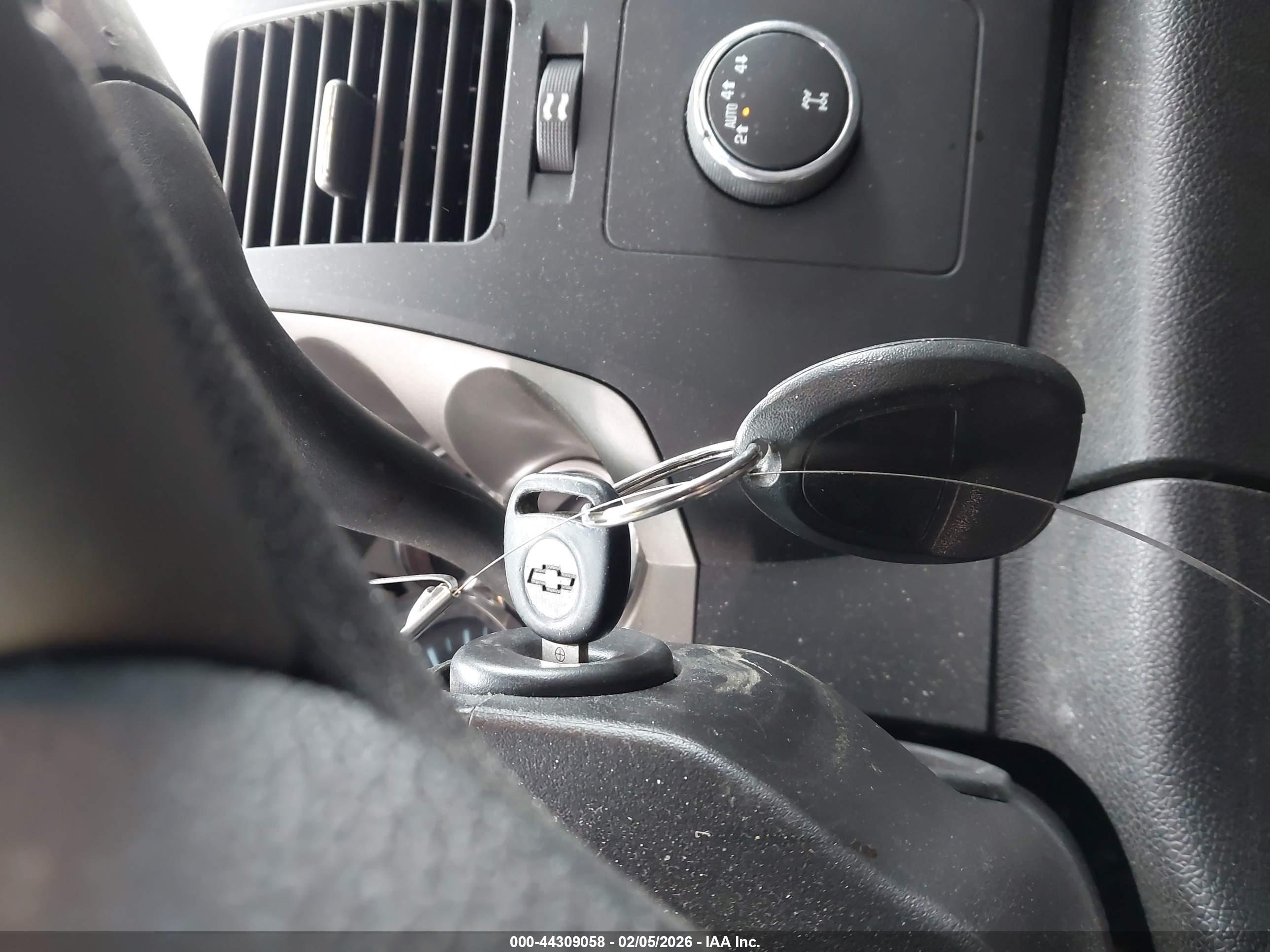 CHEVROLET SILVERADO image 11