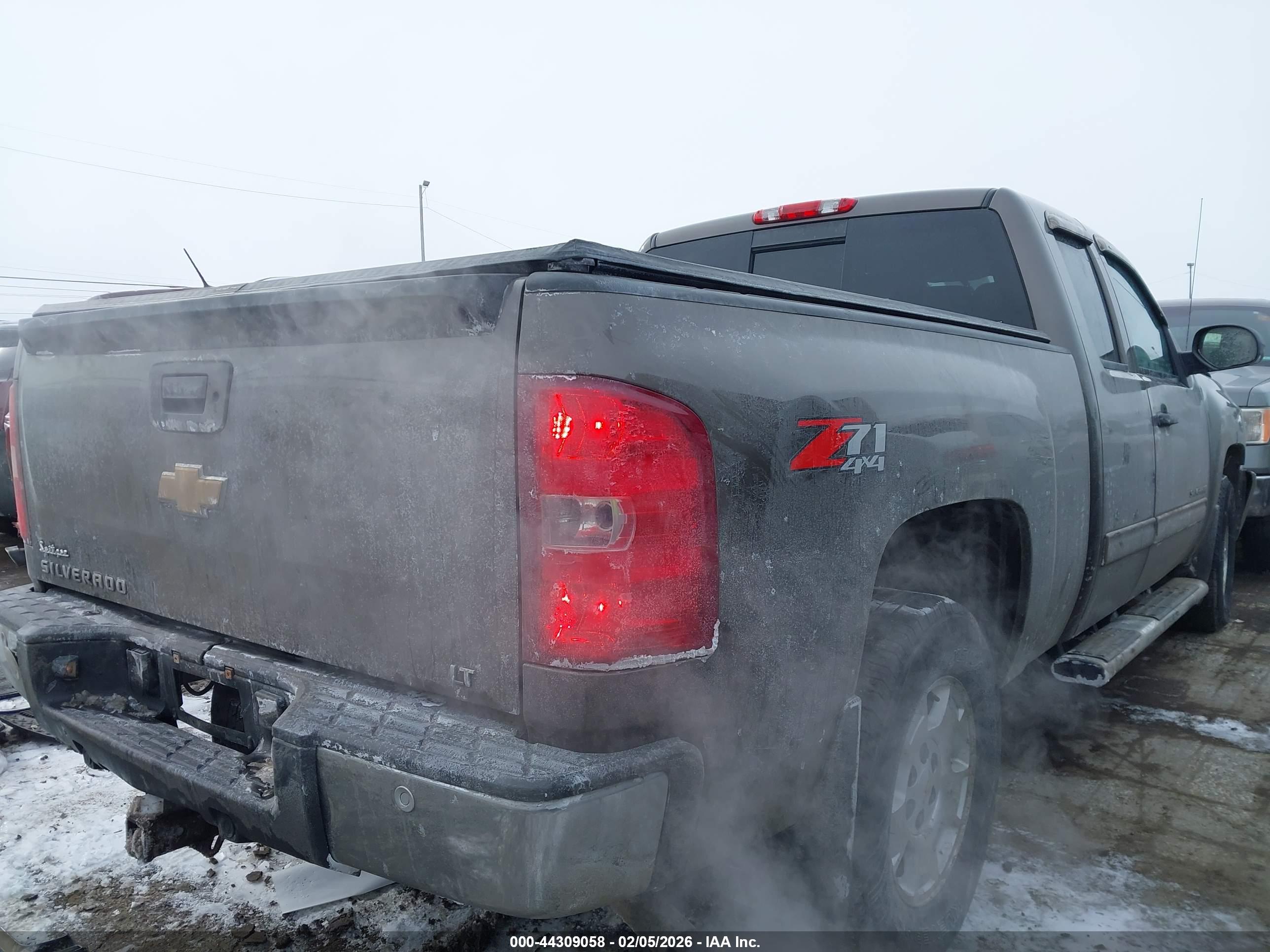 CHEVROLET SILVERADO image 4