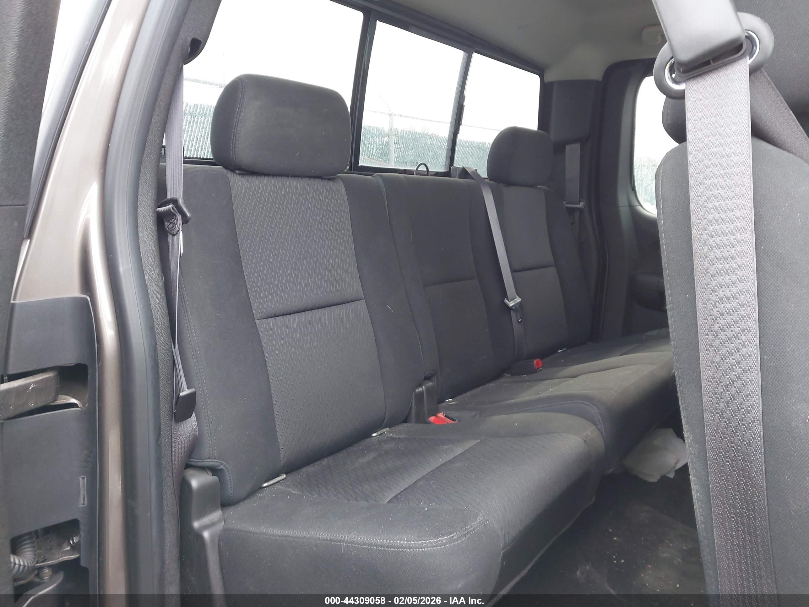 CHEVROLET SILVERADO image 8