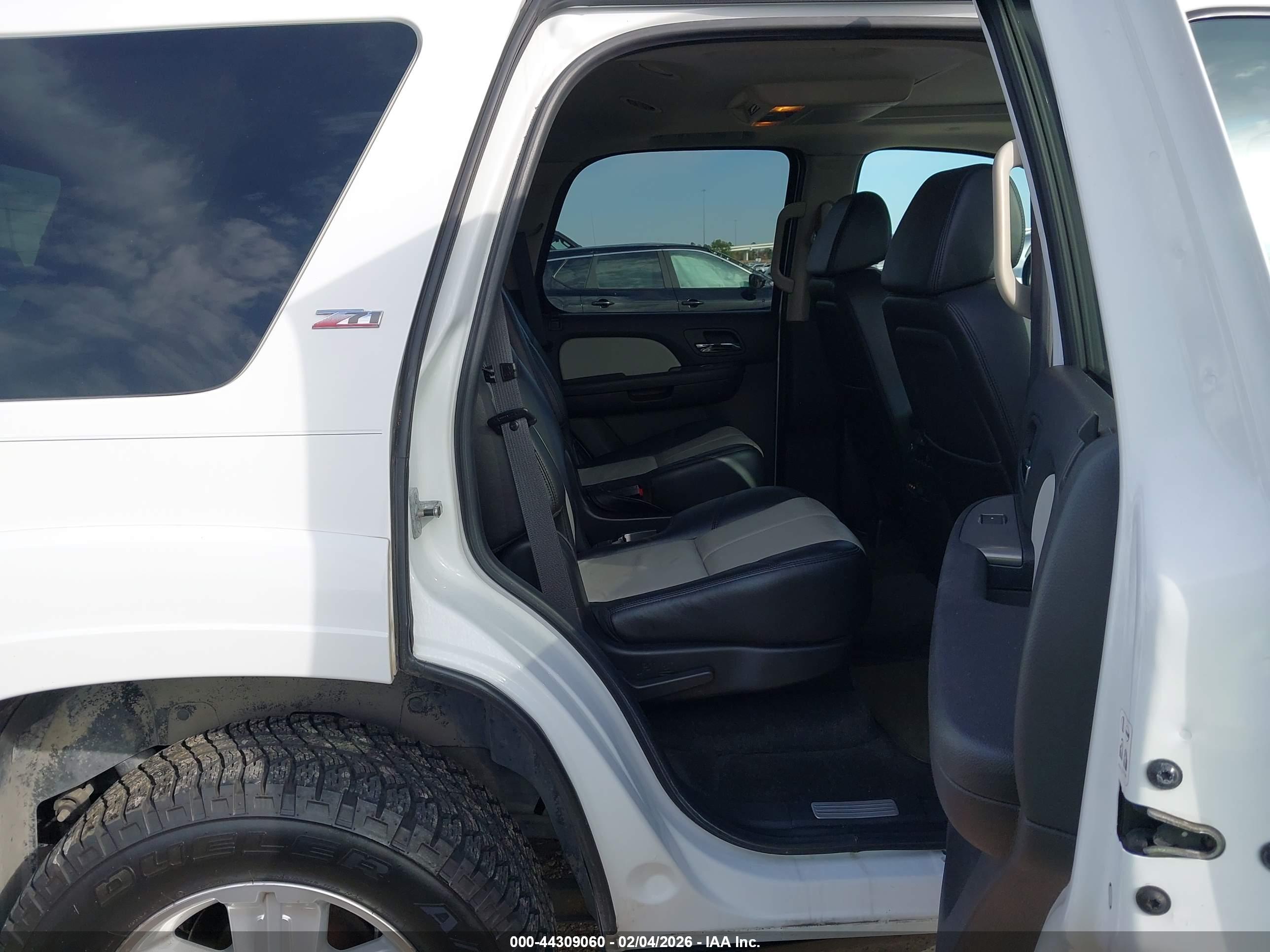 CHEVROLET TAHOE image 8