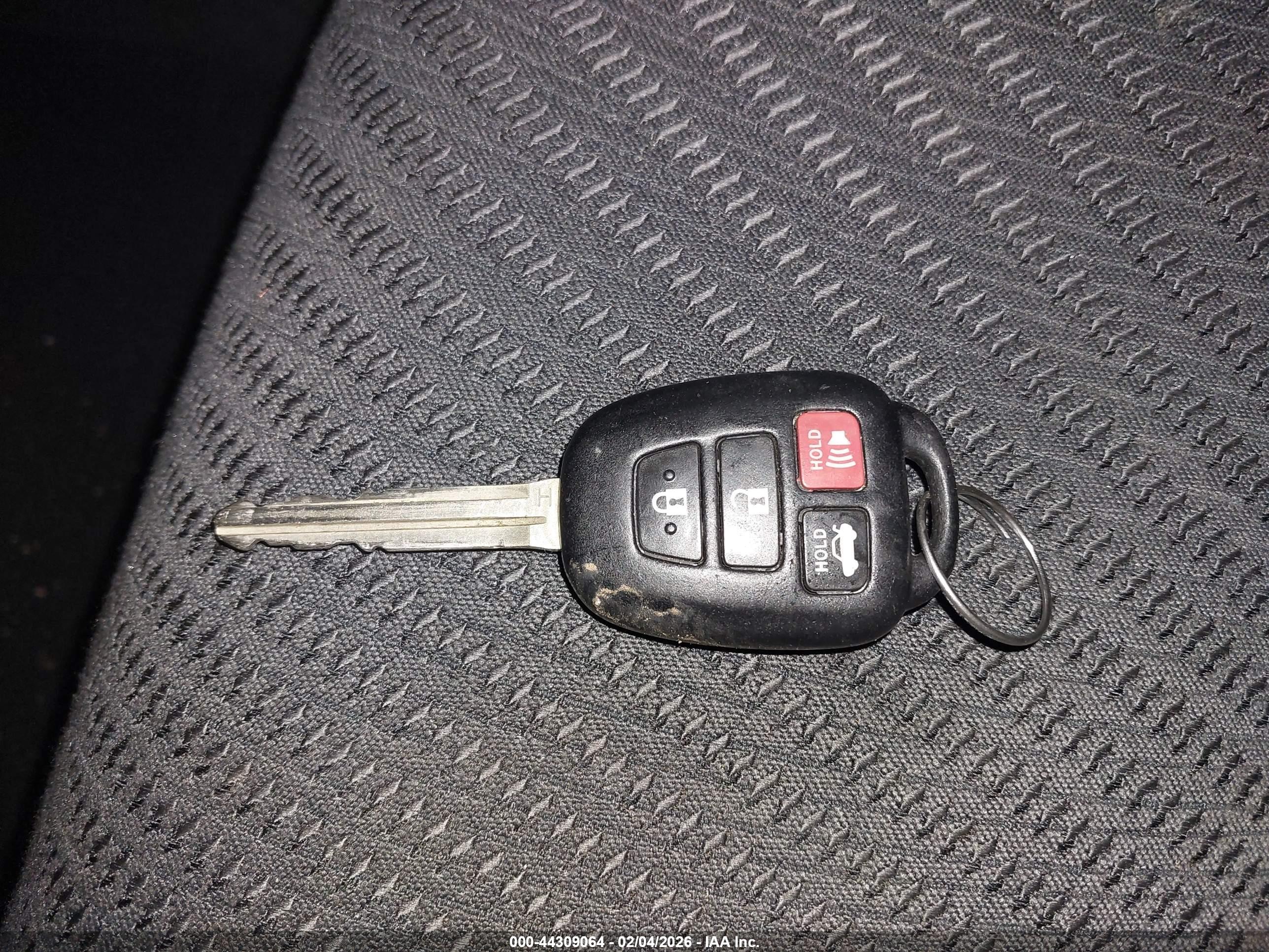 TOYOTA CAMRY image 11