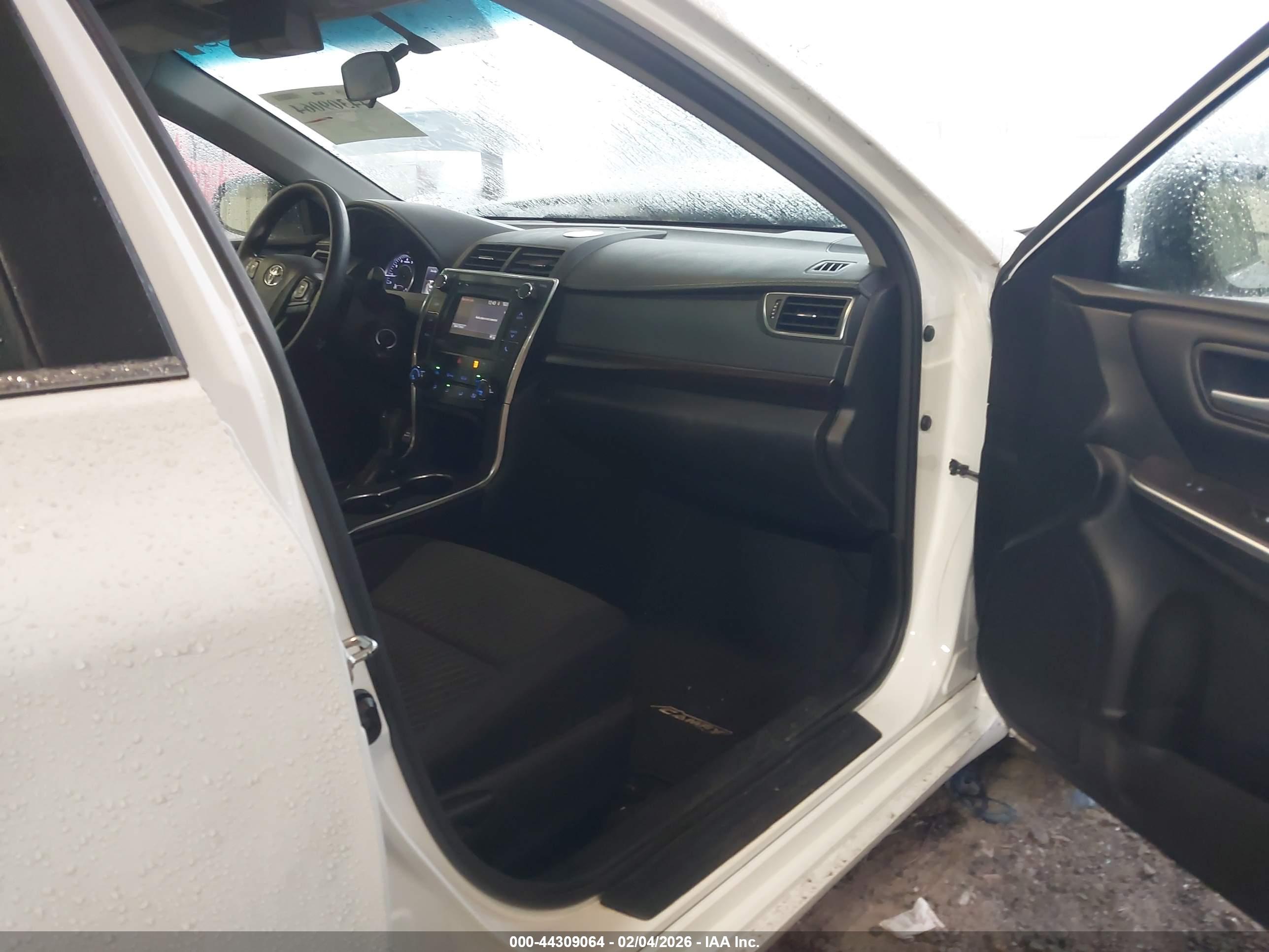 TOYOTA CAMRY image 5