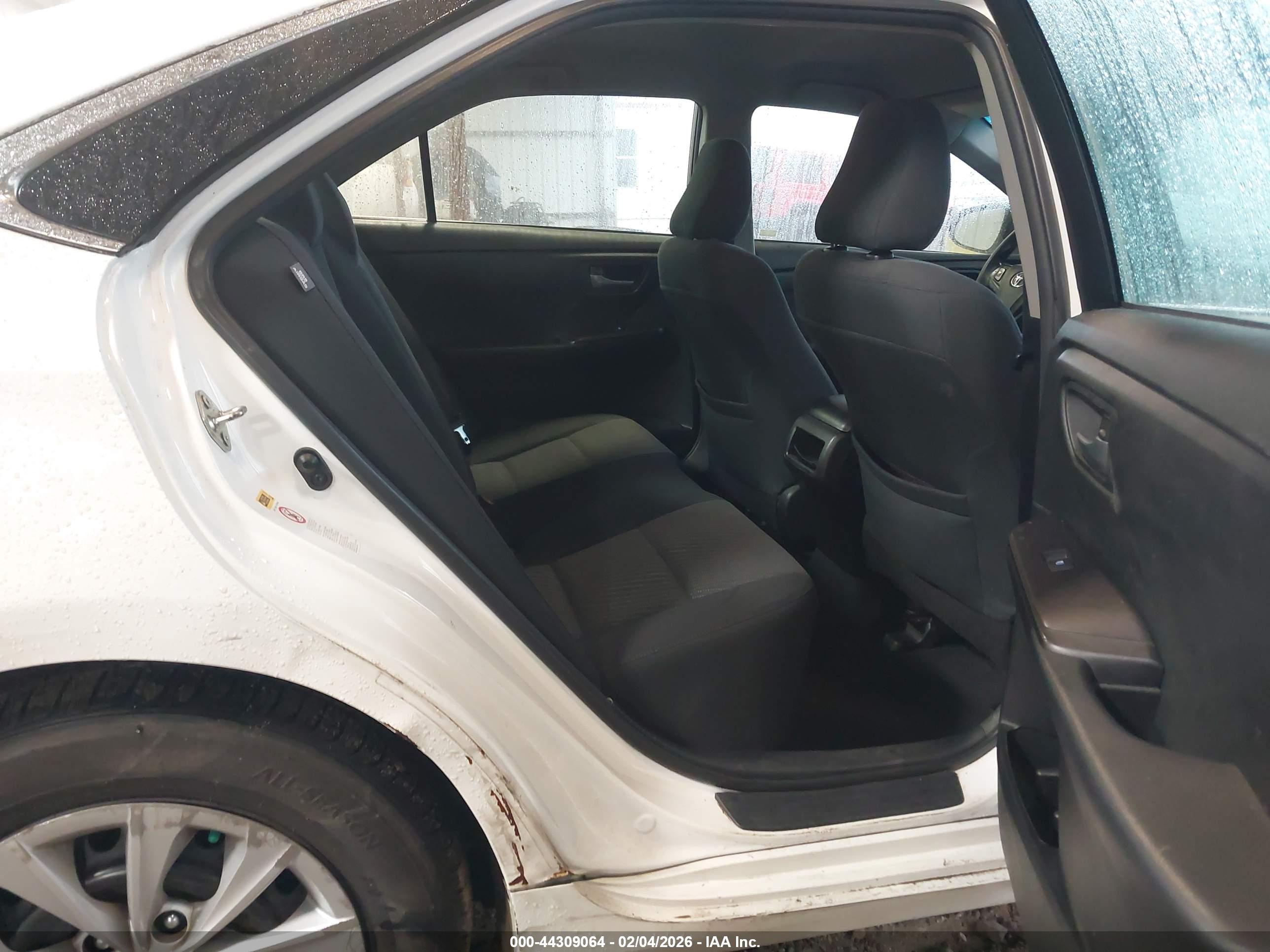 TOYOTA CAMRY image 8