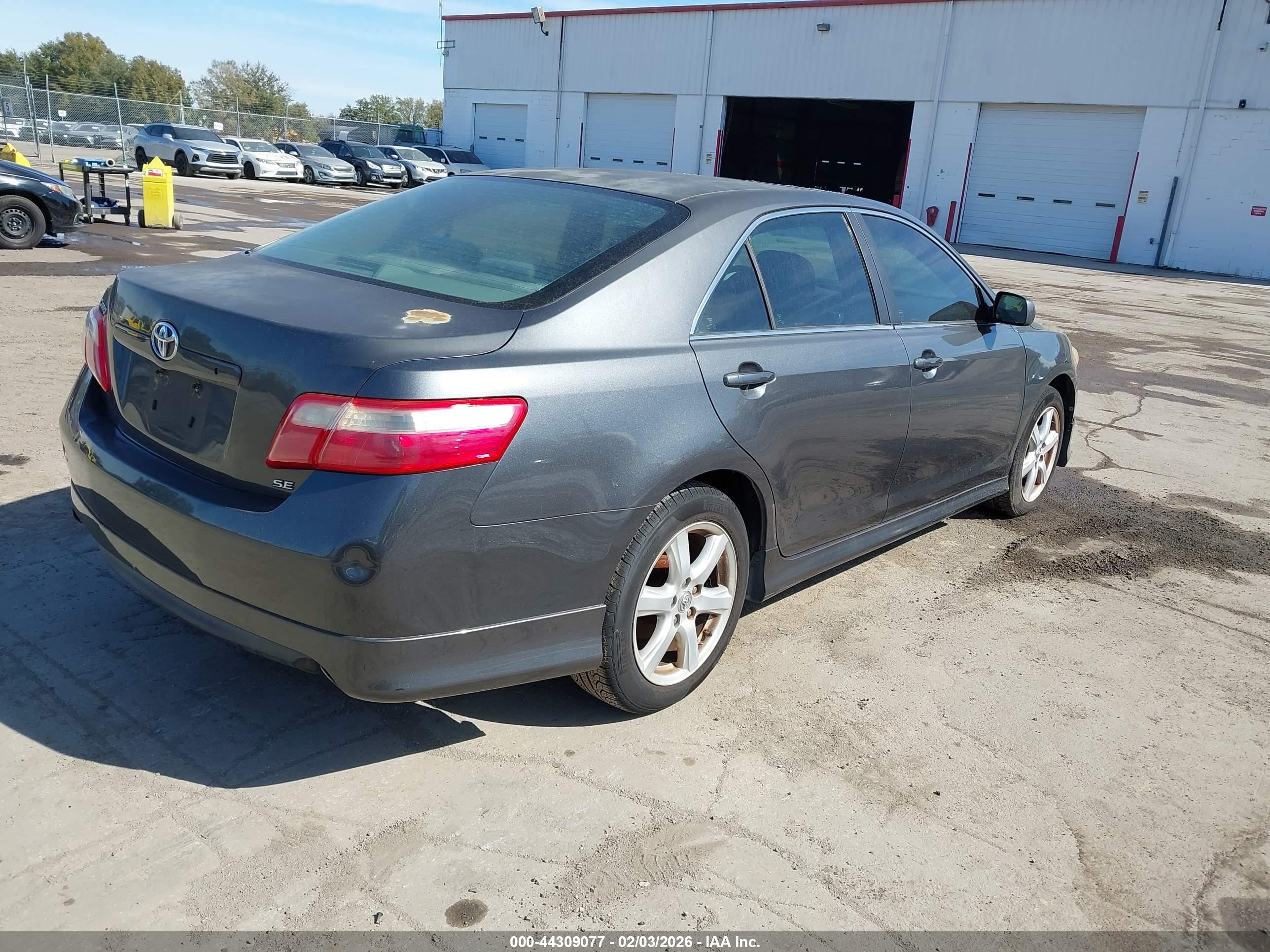 TOYOTA CAMRY image 4
