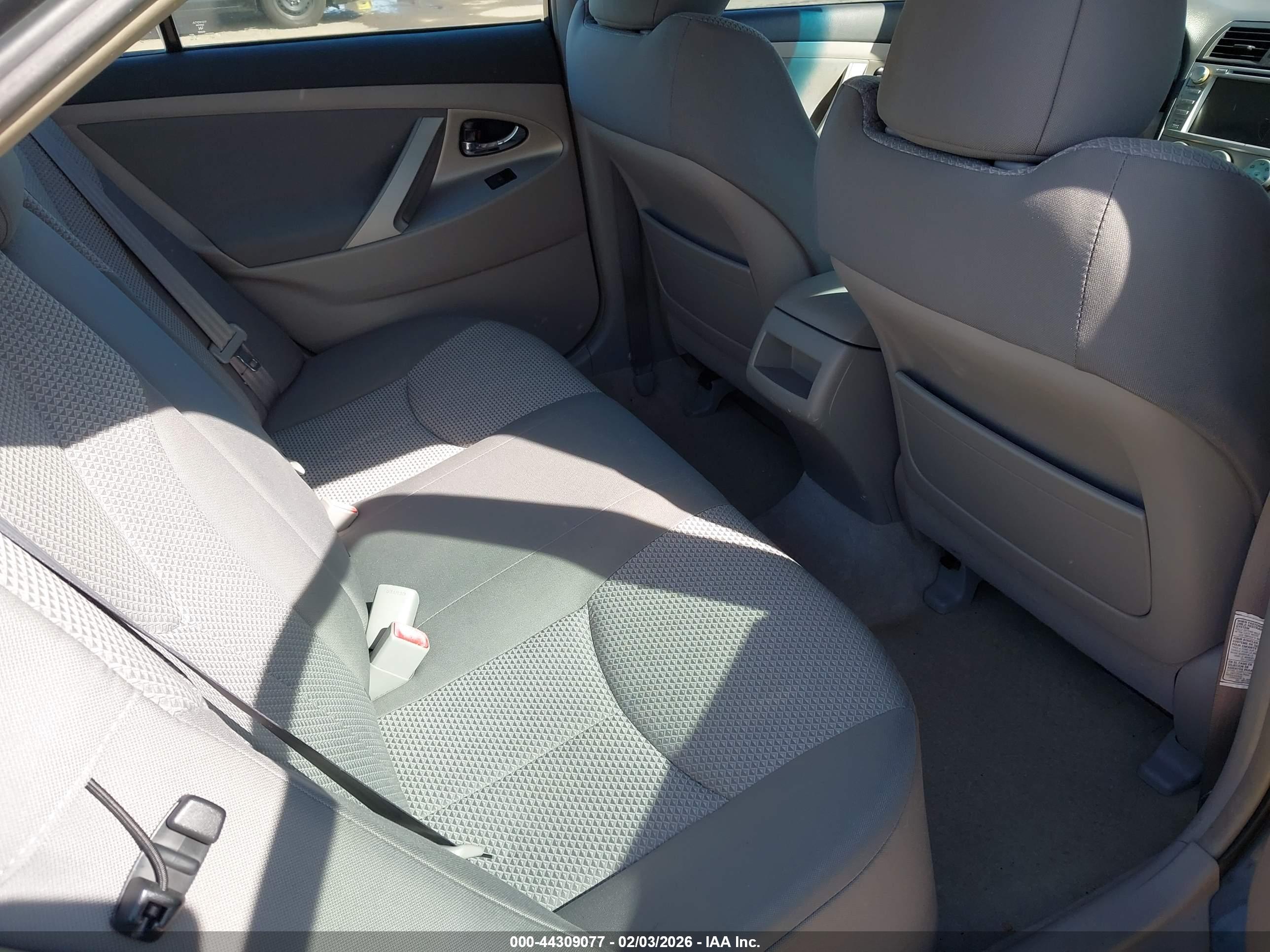 TOYOTA CAMRY image 8