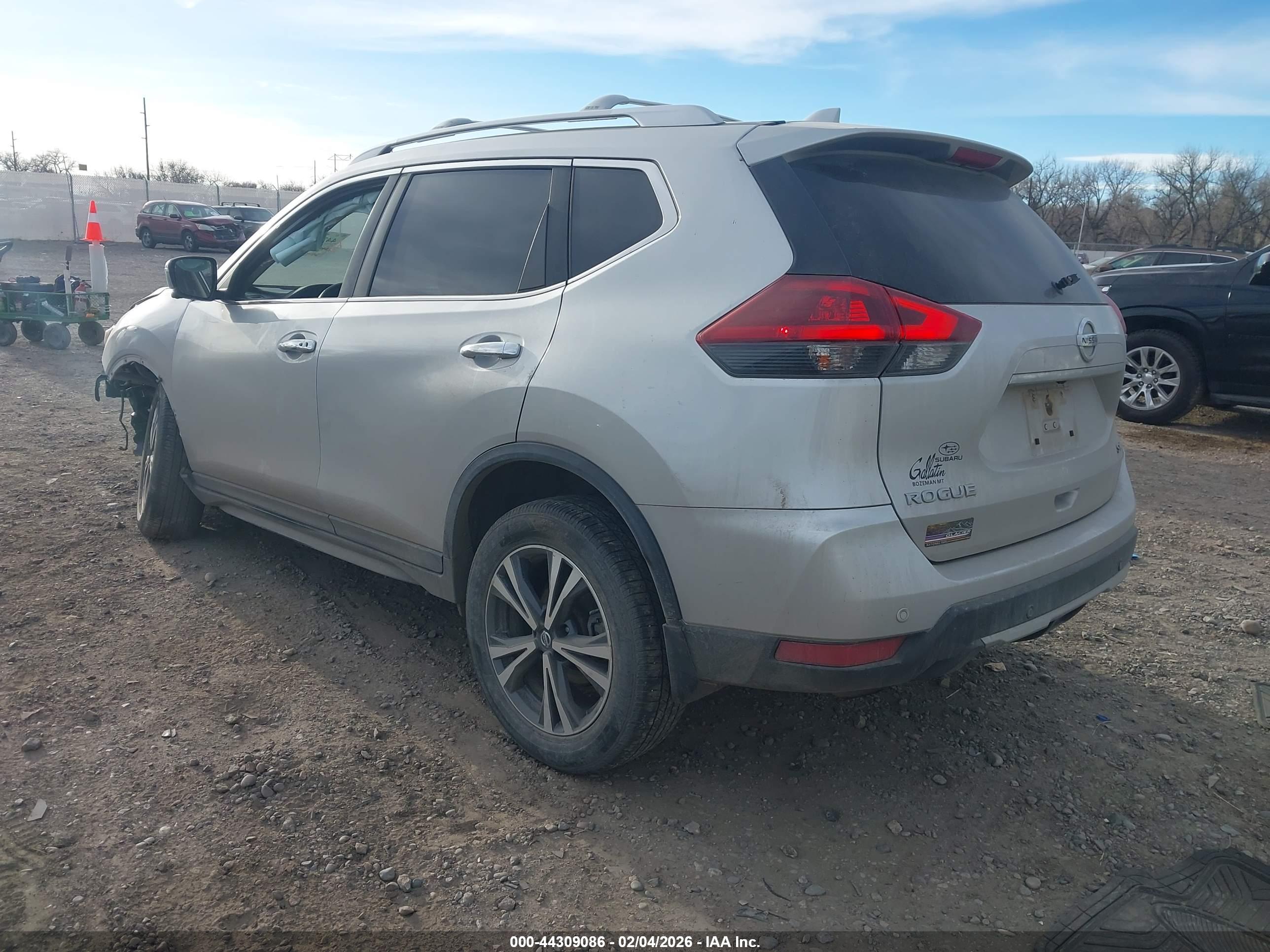 NISSAN ROGUE image 3
