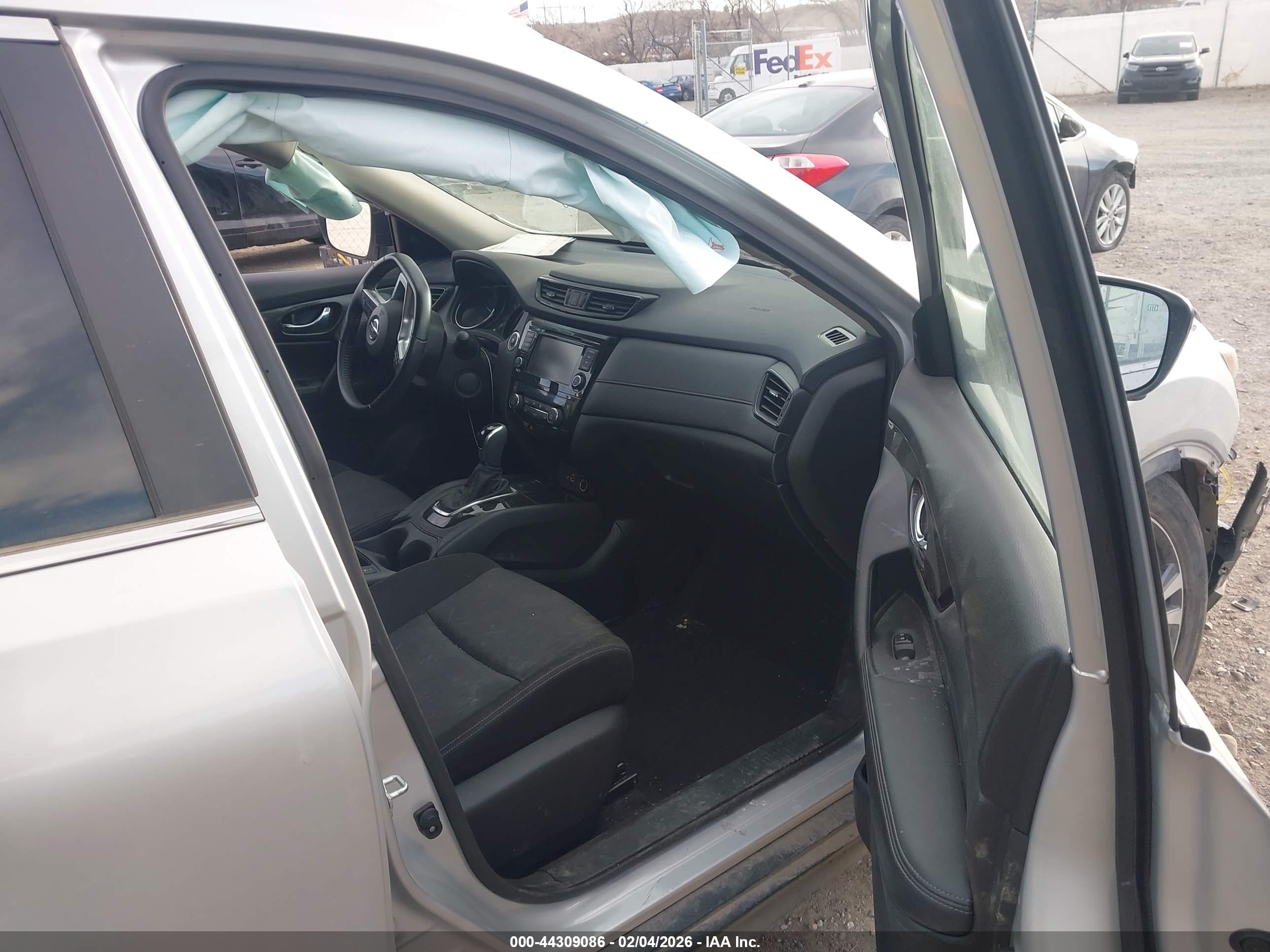 NISSAN ROGUE image 5