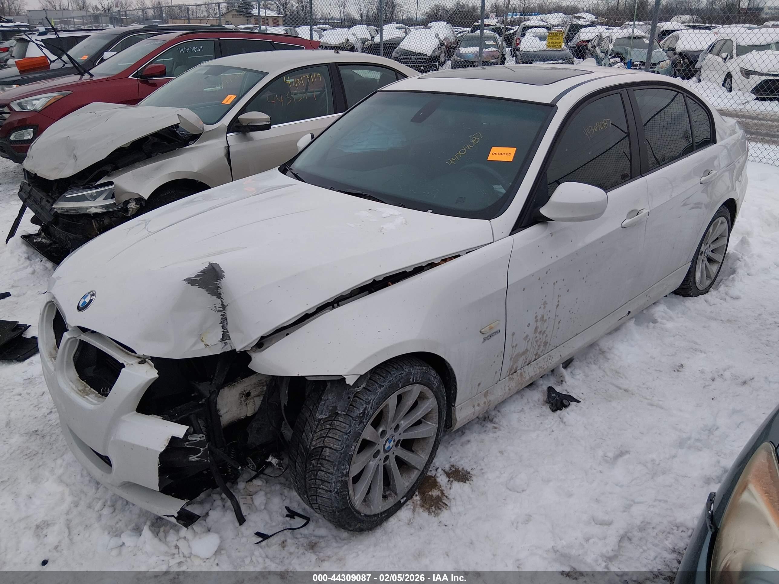 BMW 328I image 2