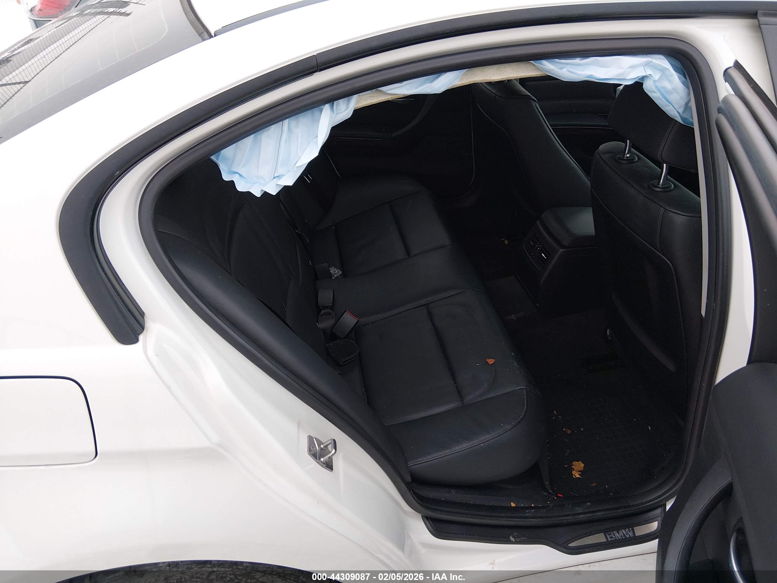 BMW 328I image 8