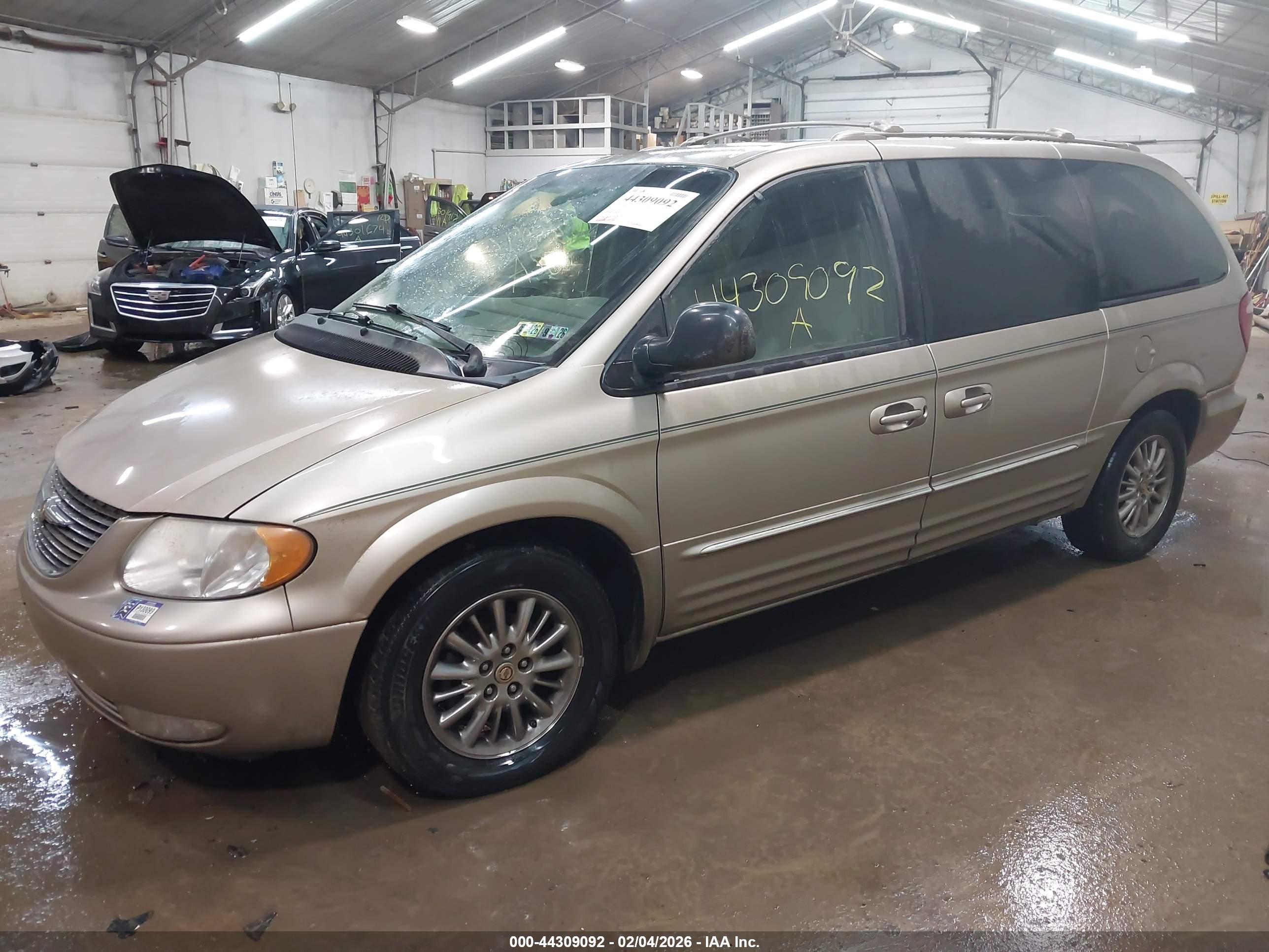 CHRYSLER TOWN image 2