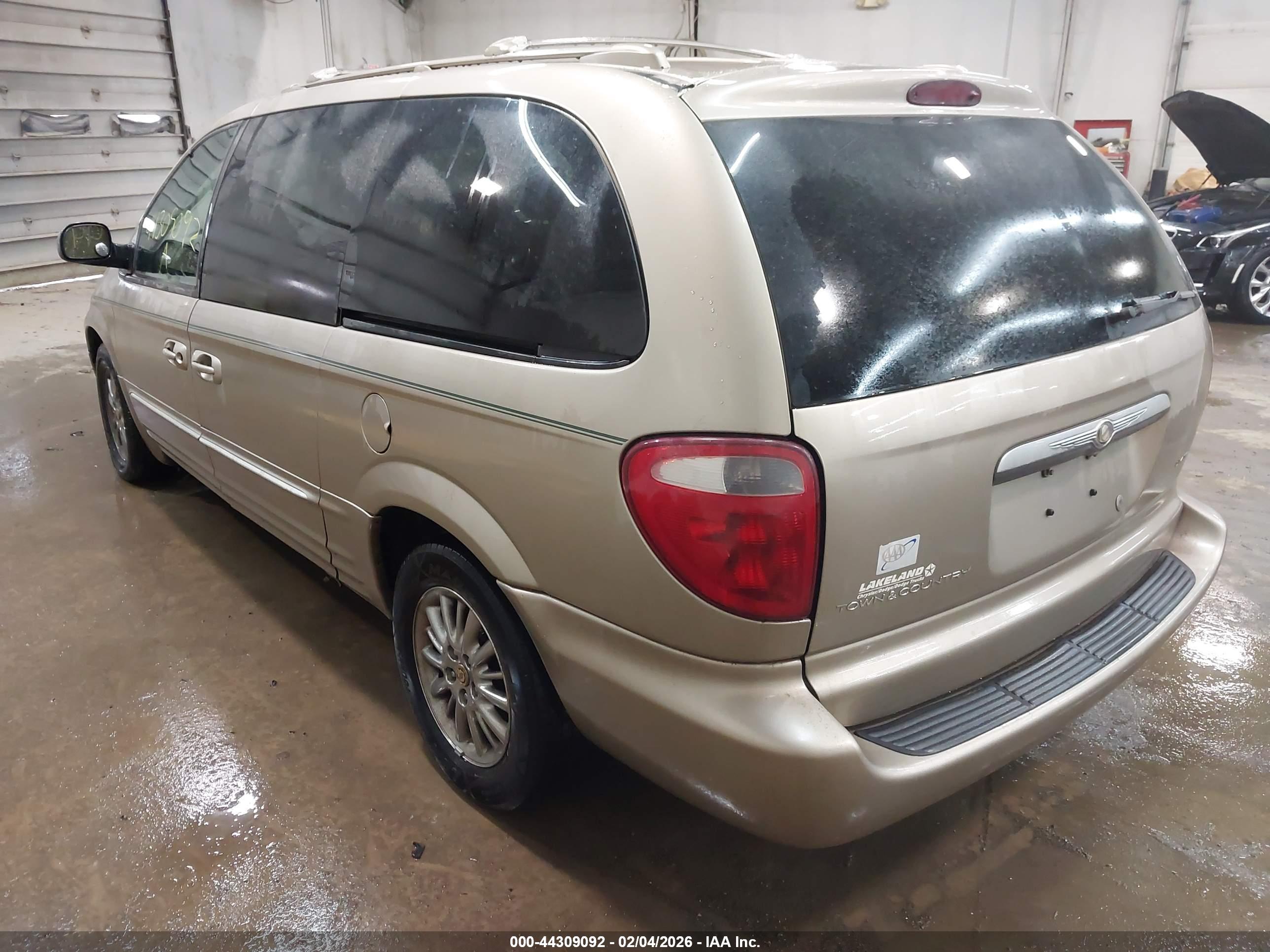 CHRYSLER TOWN image 3