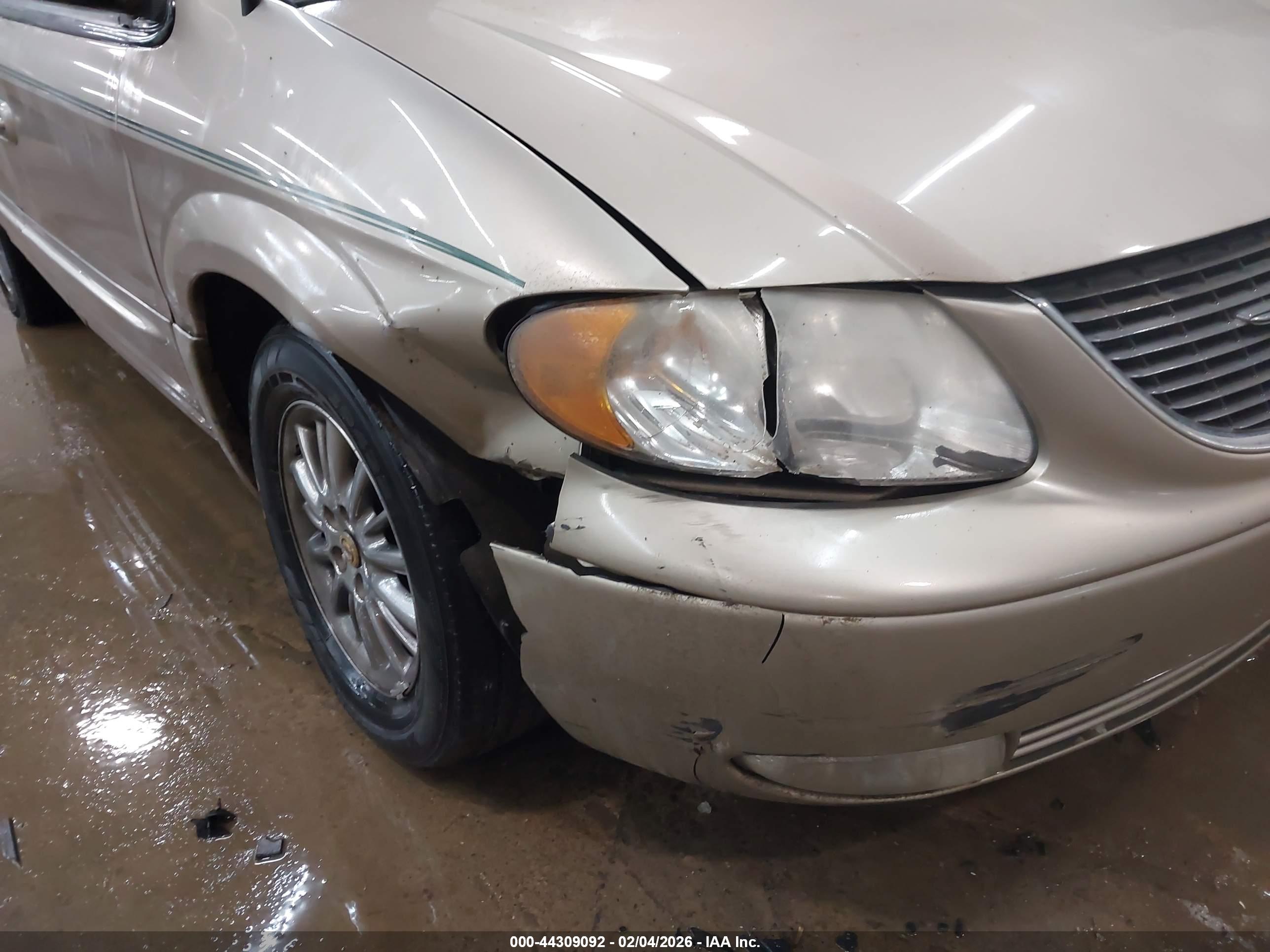 CHRYSLER TOWN image 6