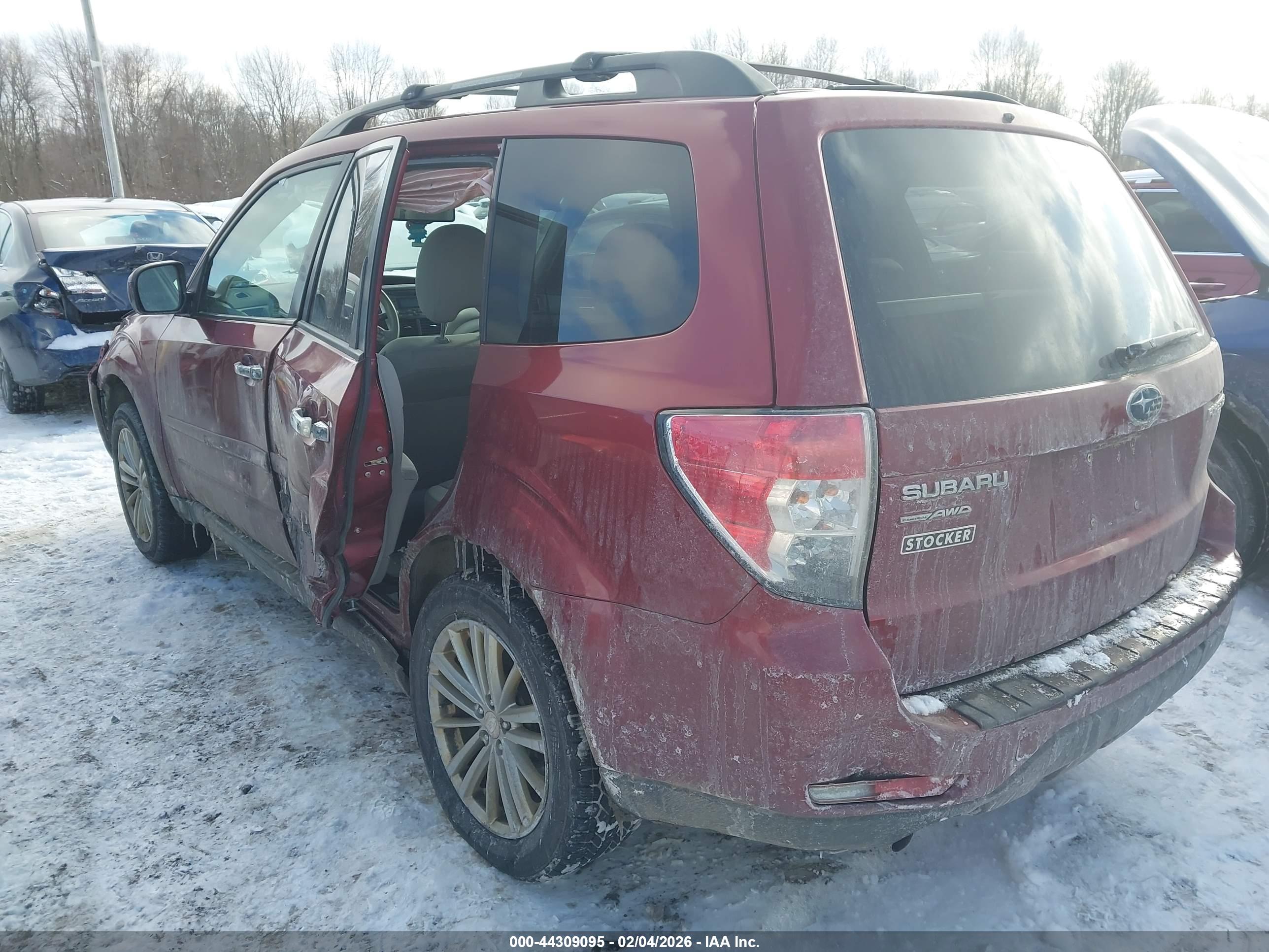 SUBARU FORESTER image 3