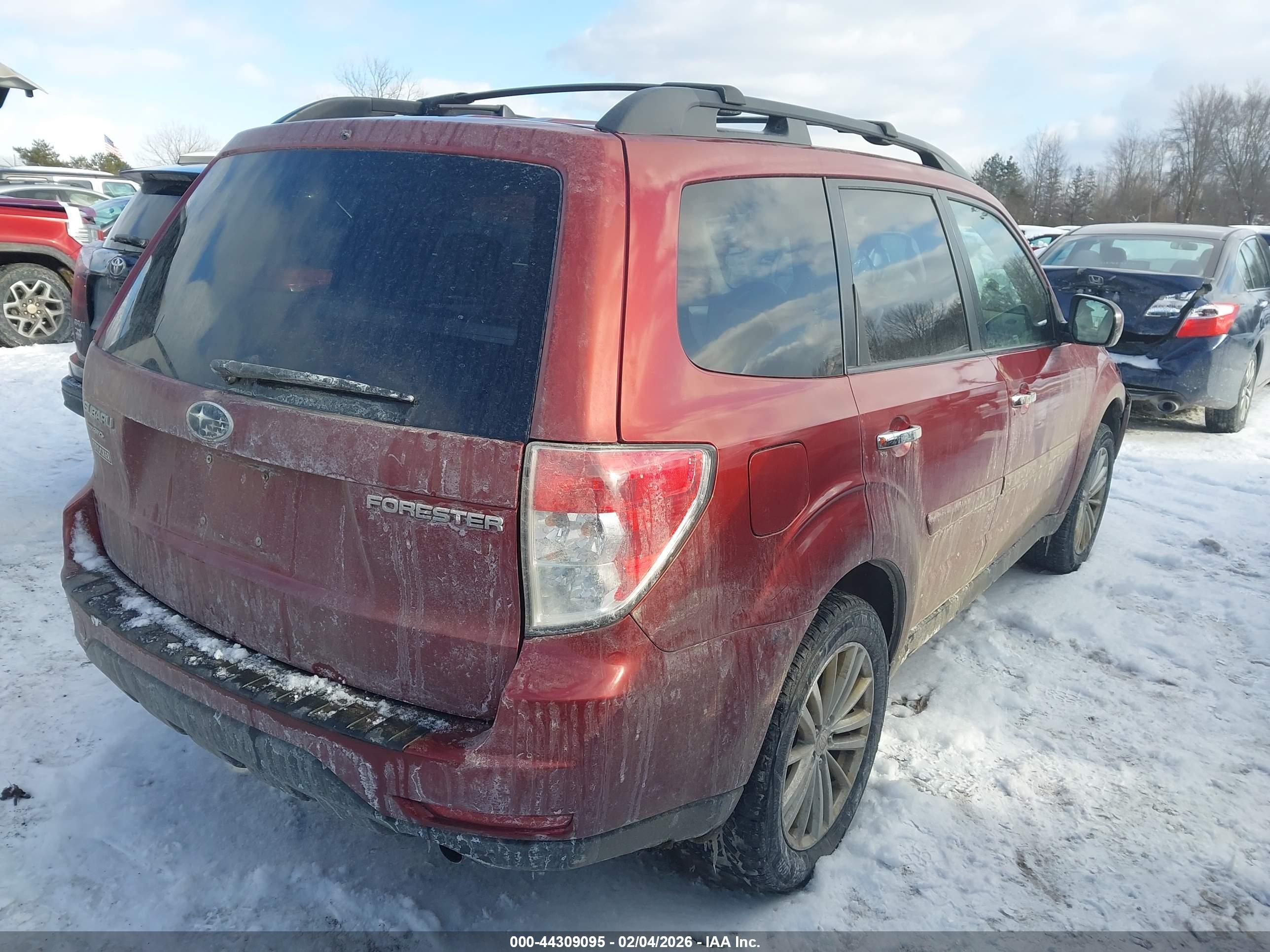 SUBARU FORESTER image 4
