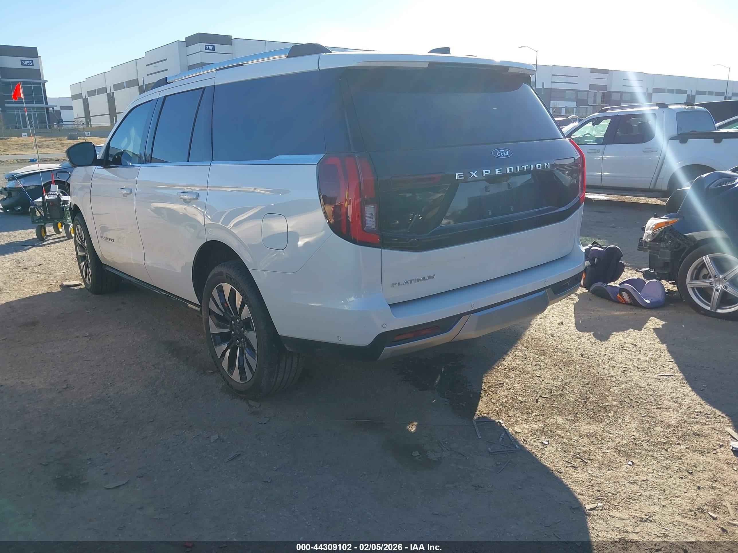 FORD EXPEDITION image 3