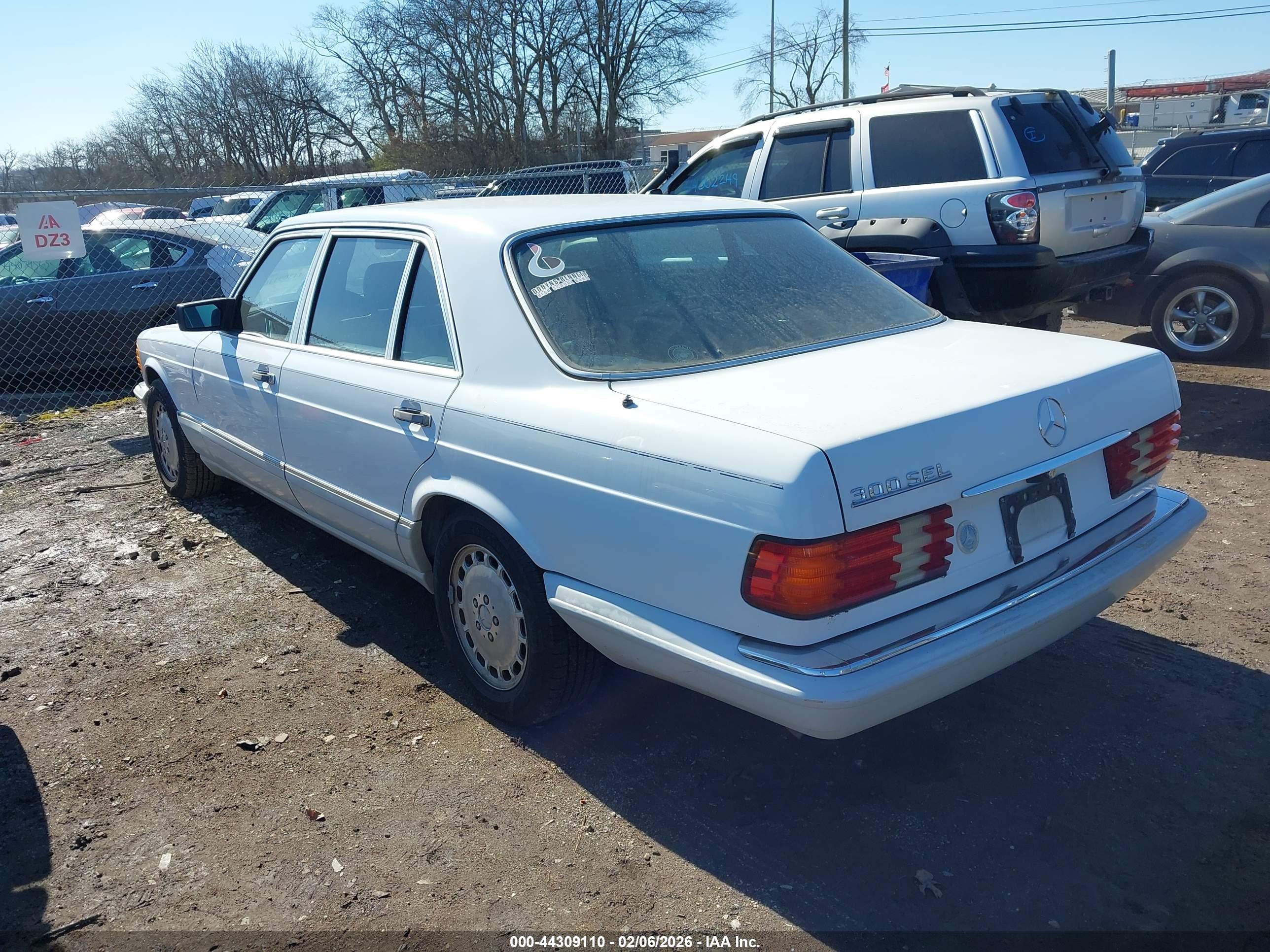 MERCEDES-BENZ 300 image 3