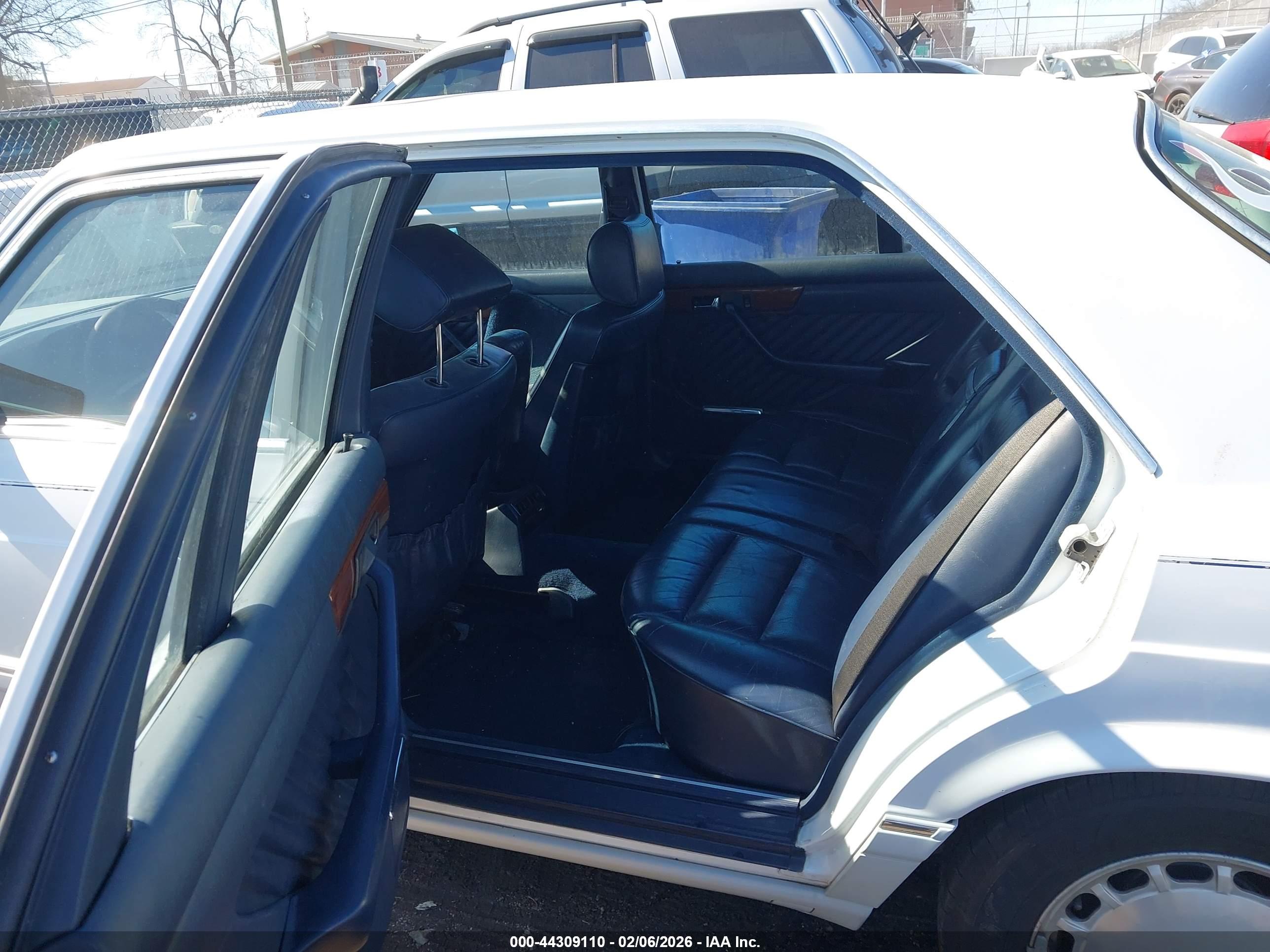 MERCEDES-BENZ 300 image 8