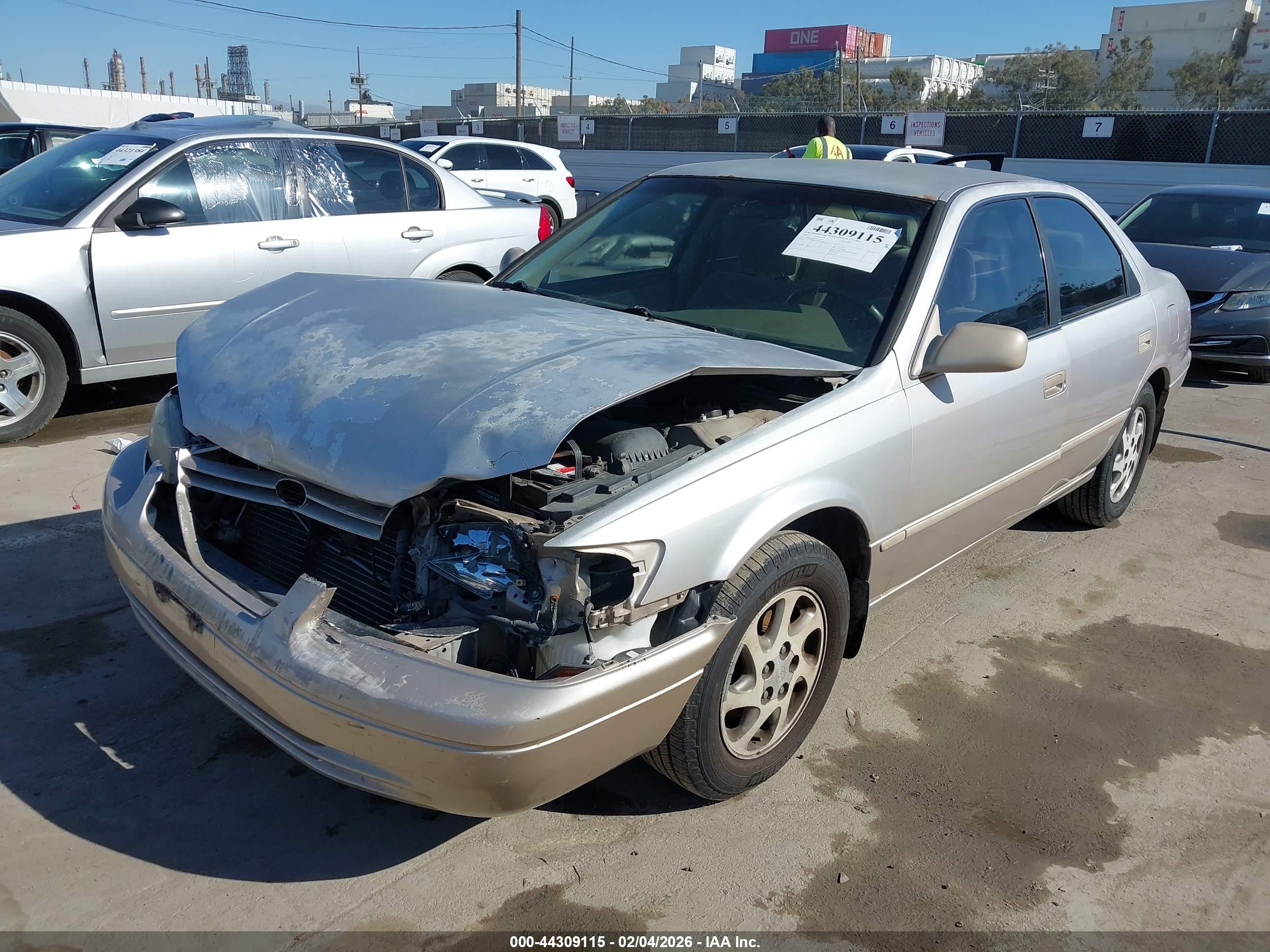 TOYOTA CAMRY image 6