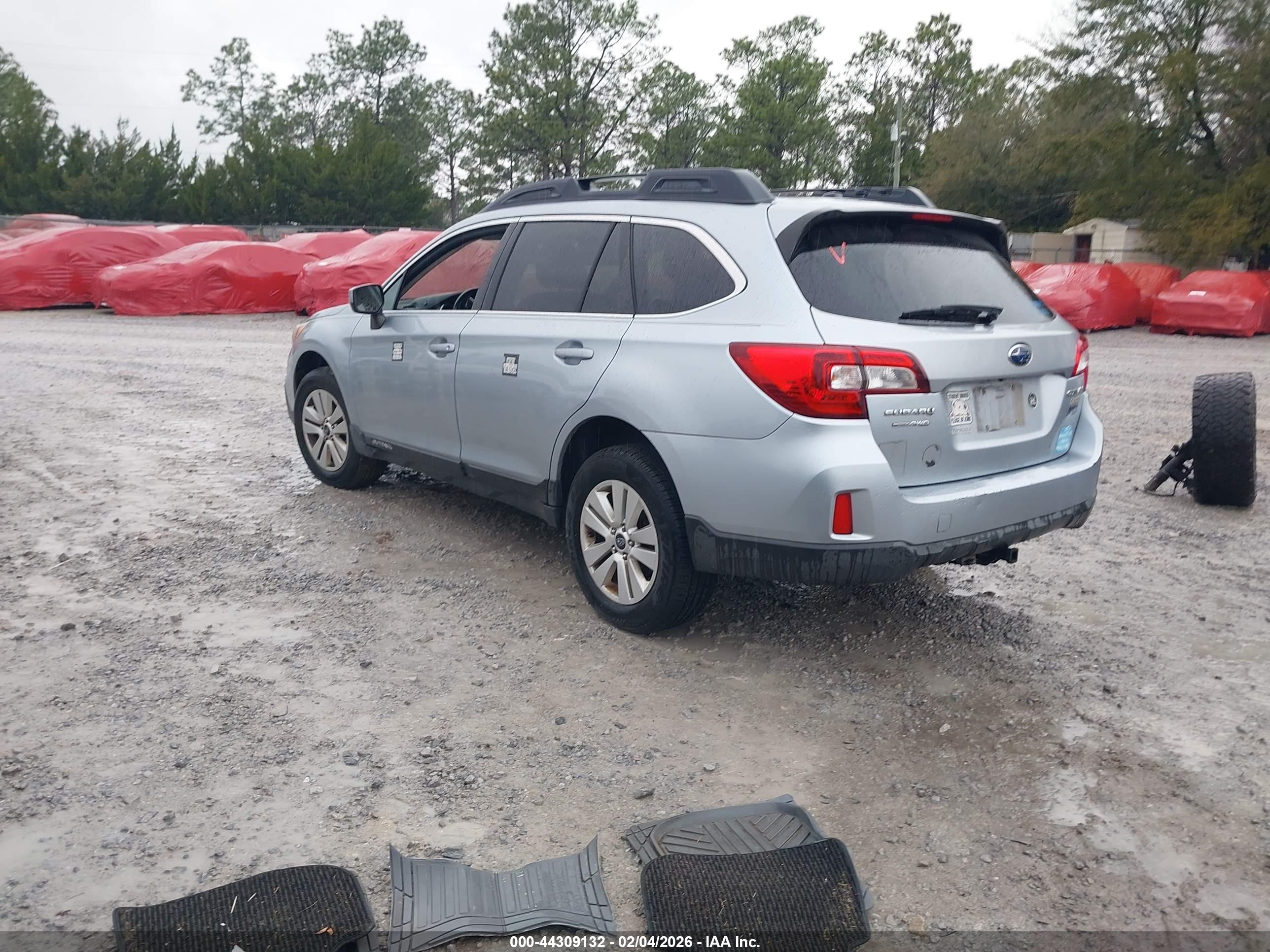 SUBARU OUTBACK image 3