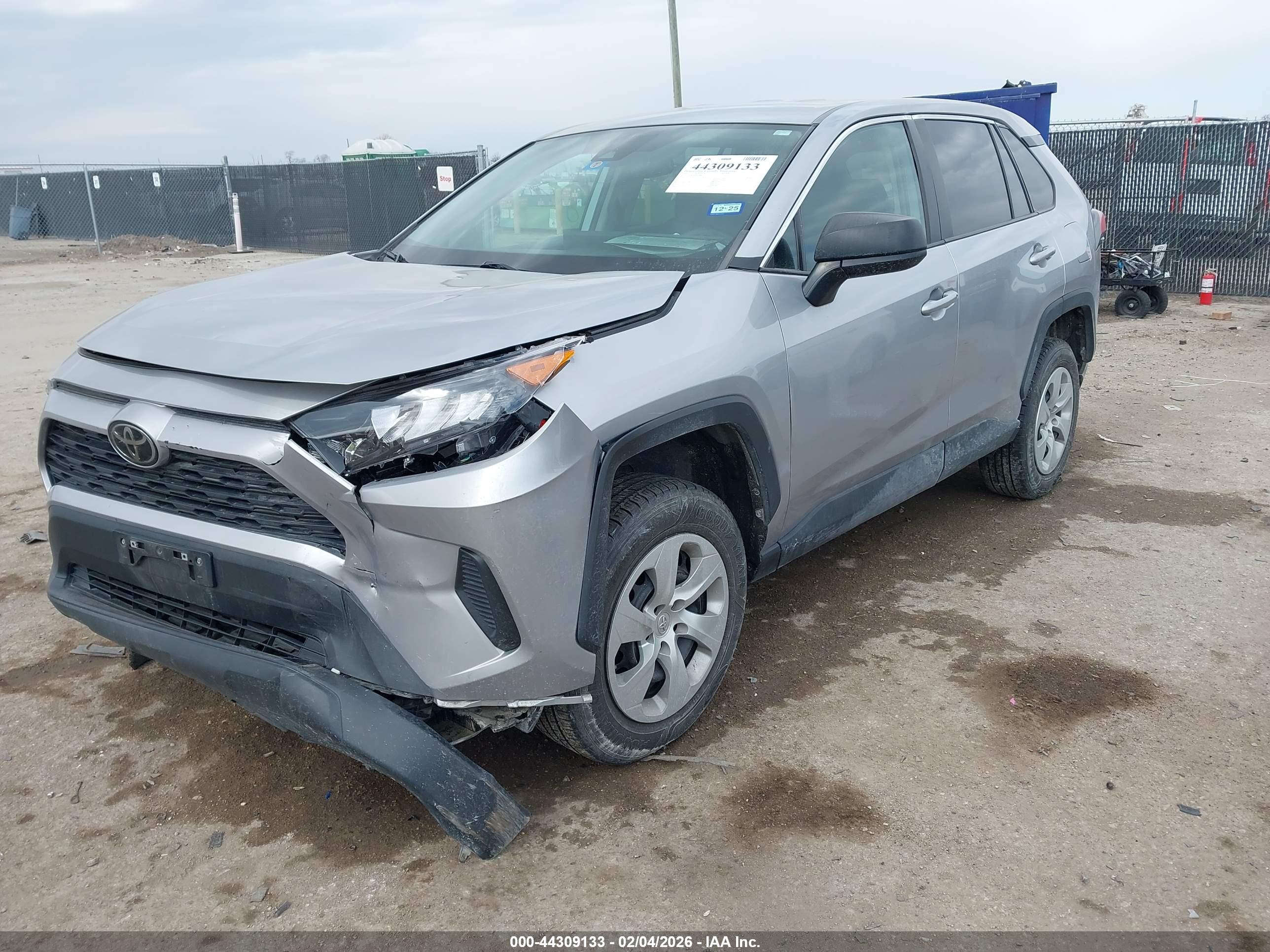 TOYOTA RAV4 image 2