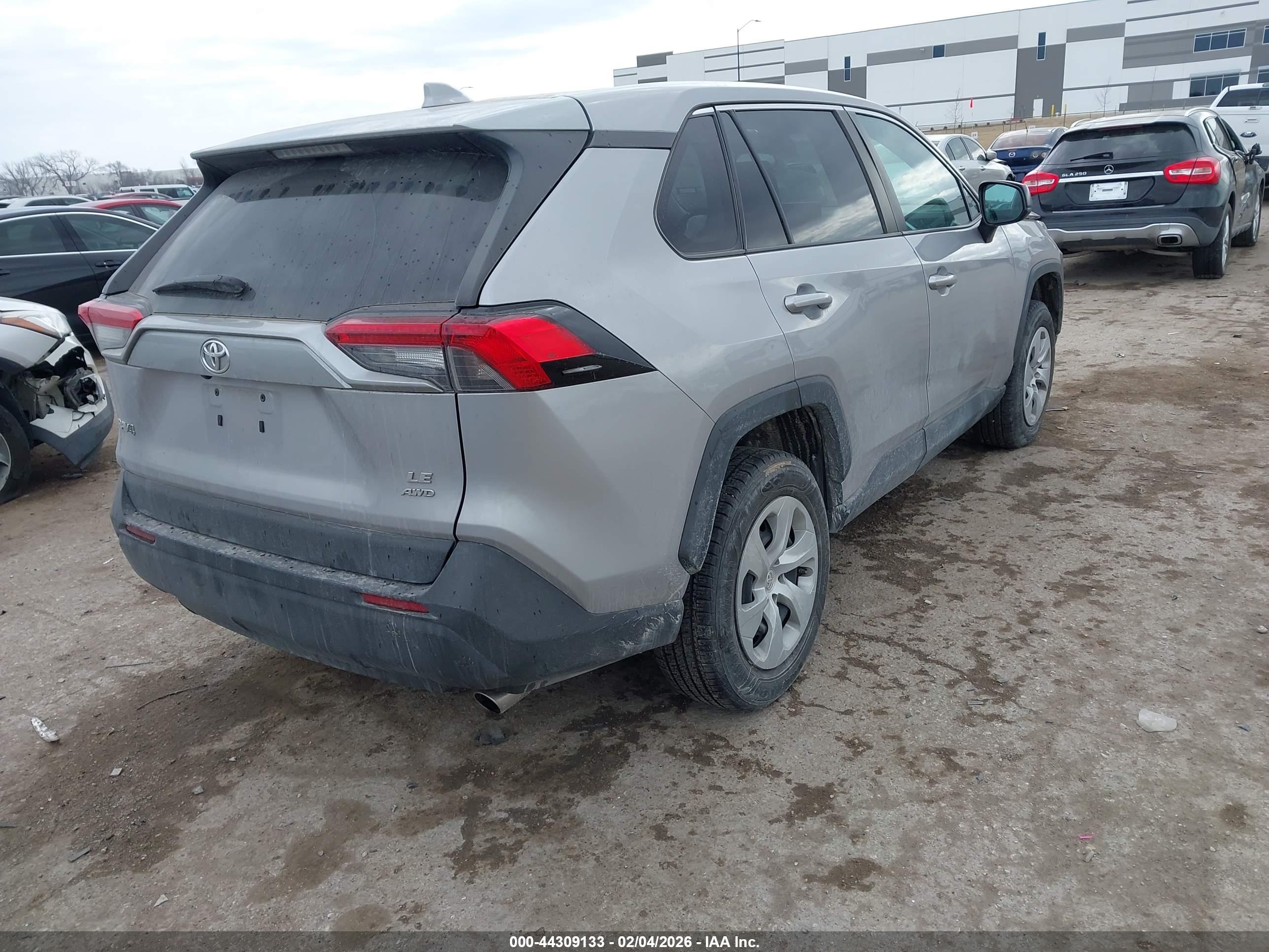TOYOTA RAV4 image 4