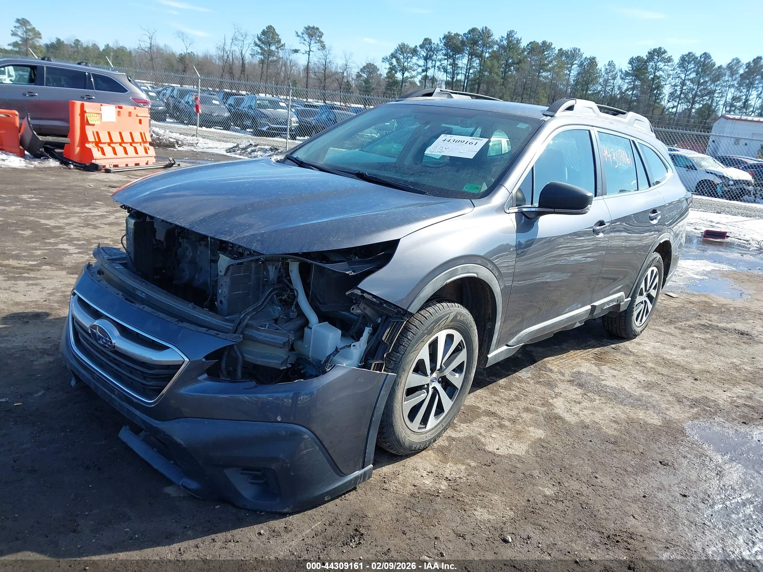 SUBARU OUTBACK image 2