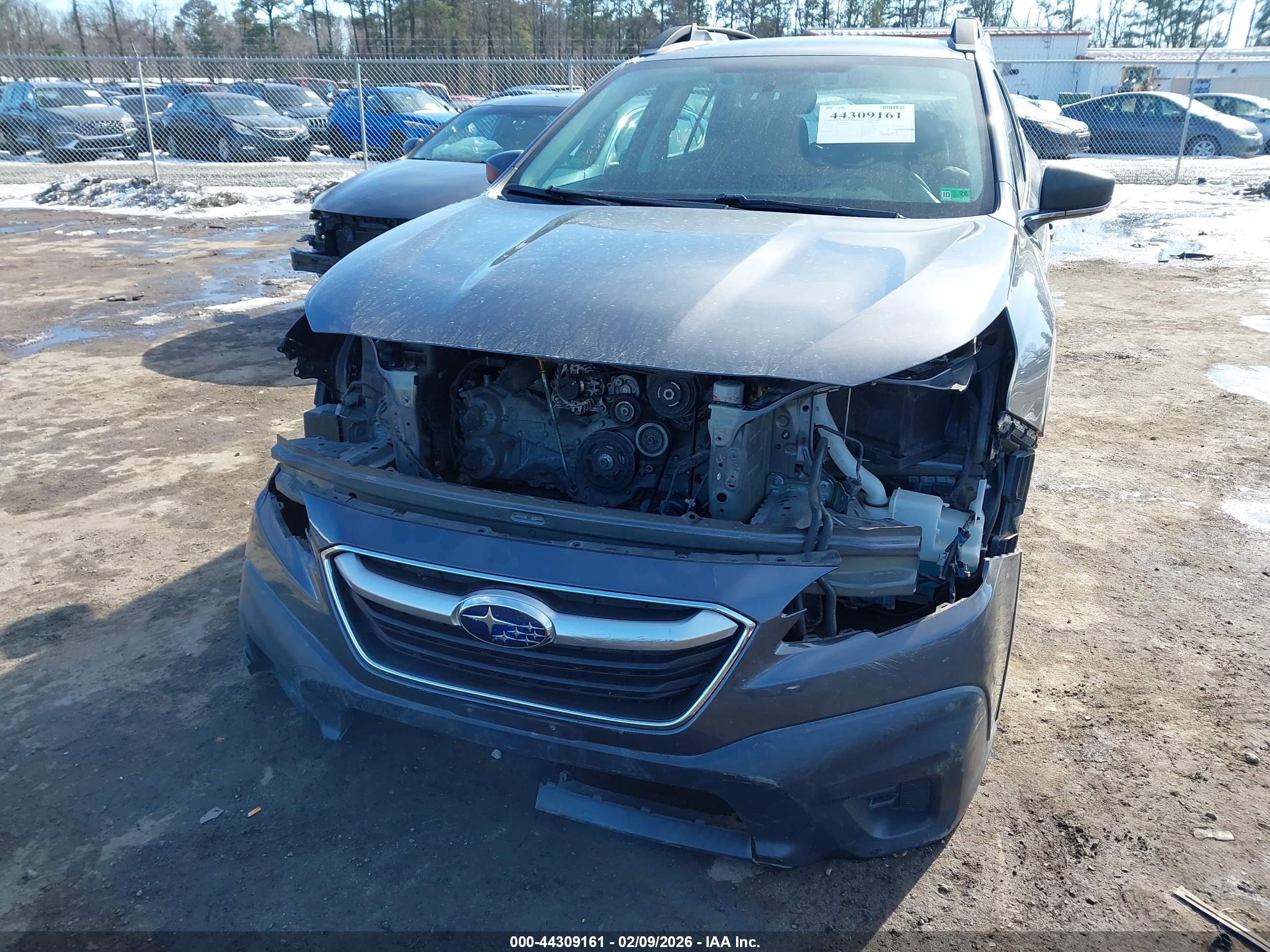 SUBARU OUTBACK image 6