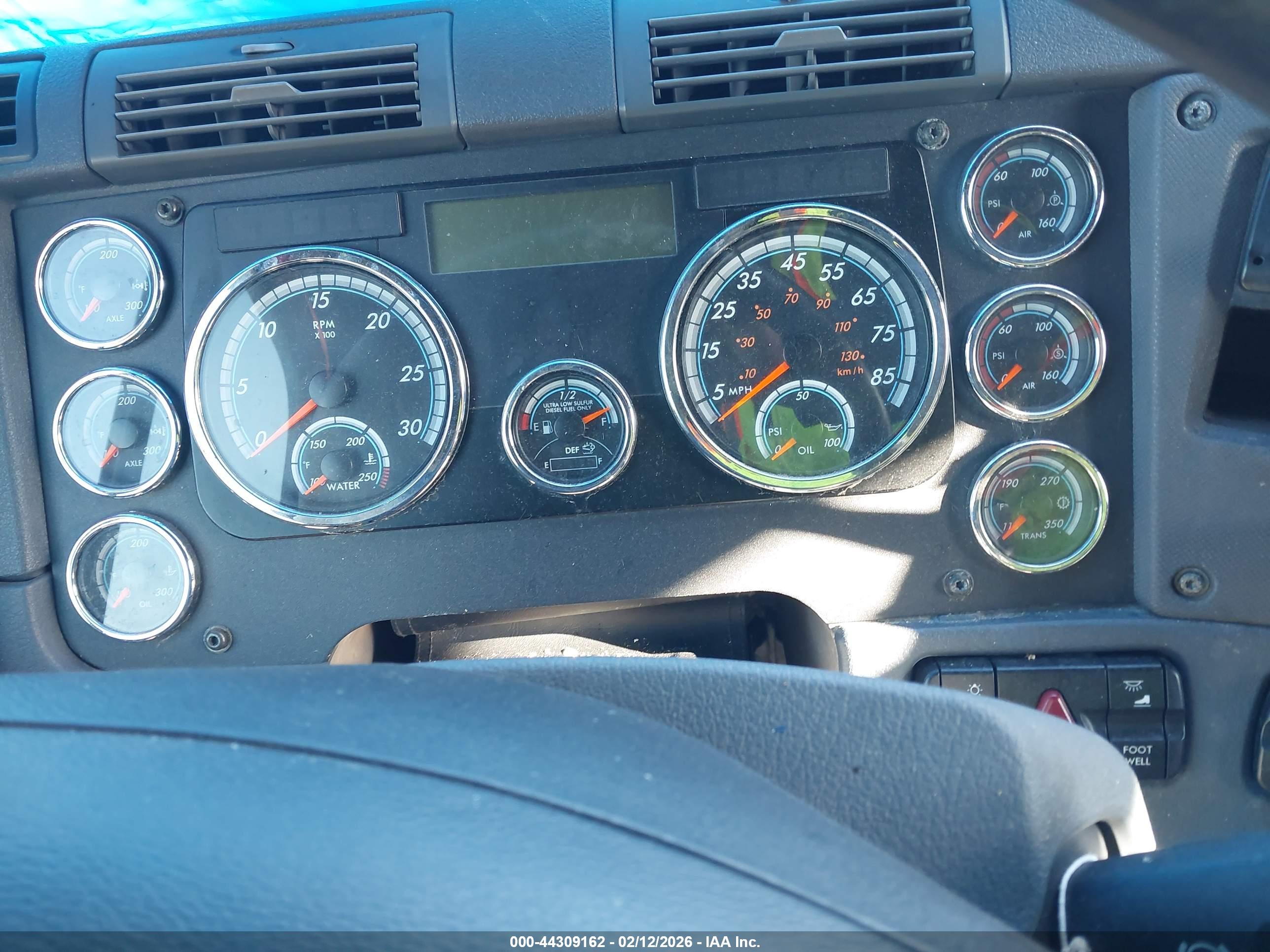 FREIGHTLINER CASCADIA image 6