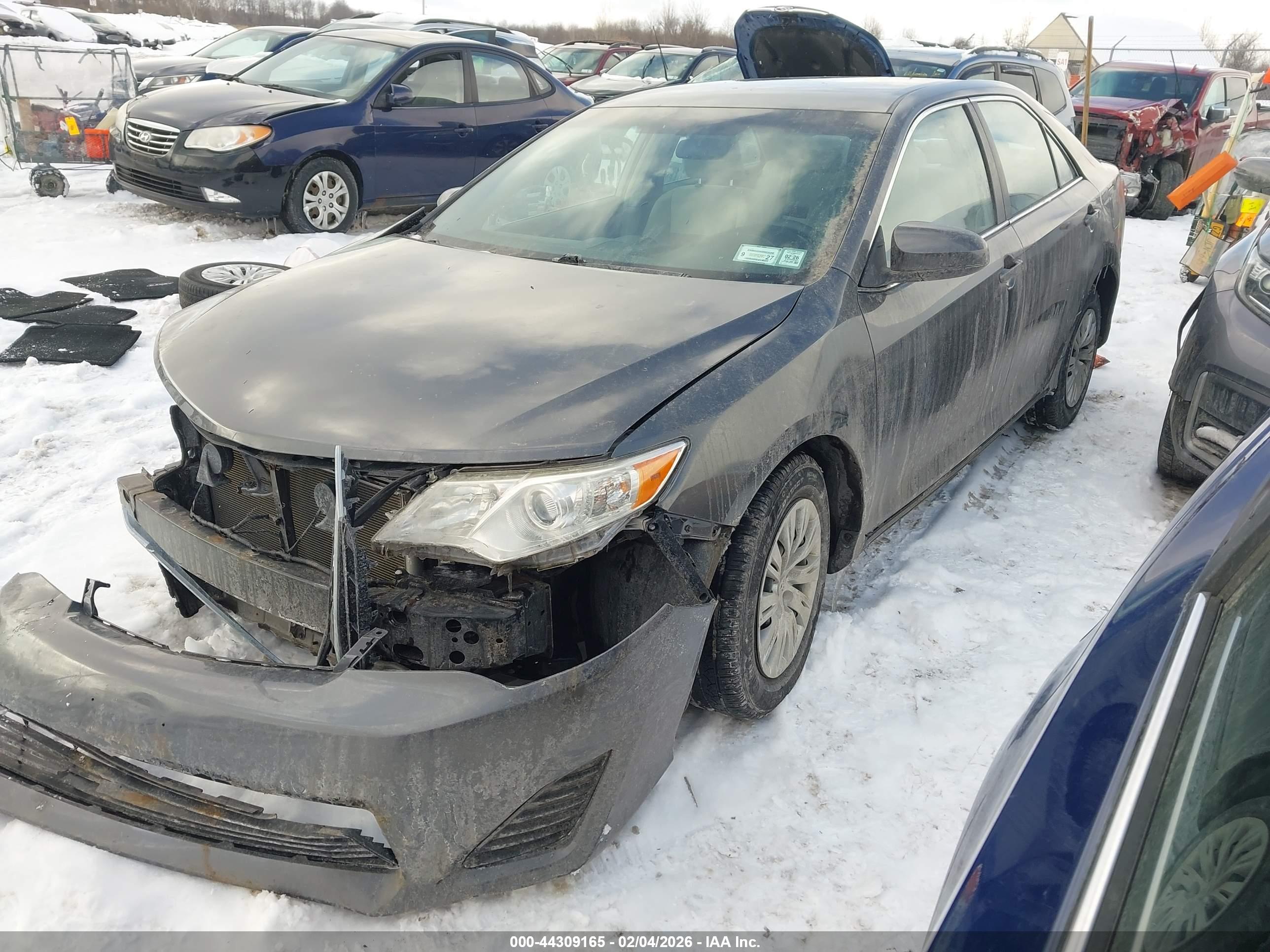TOYOTA CAMRY image 2