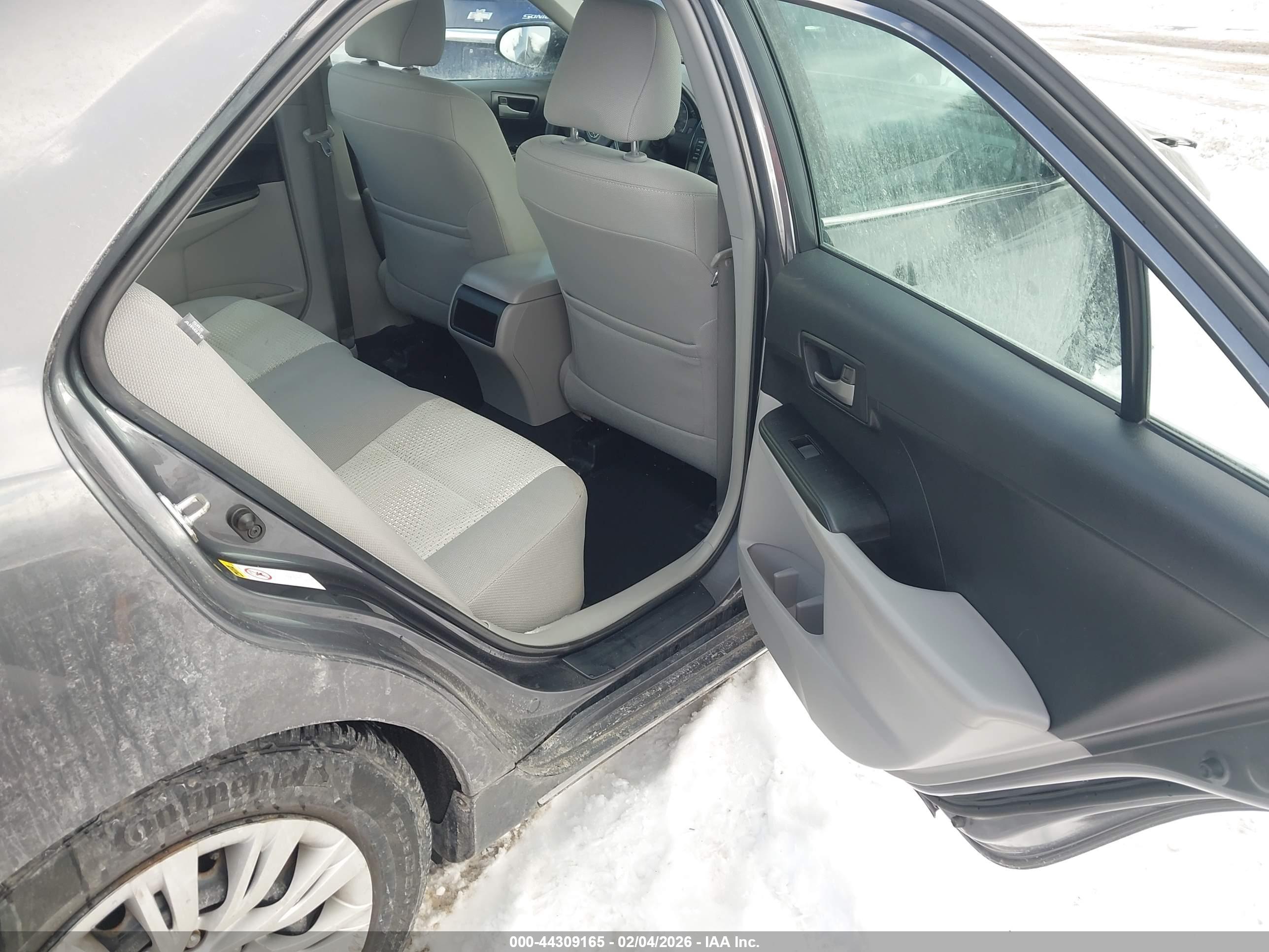 TOYOTA CAMRY image 8