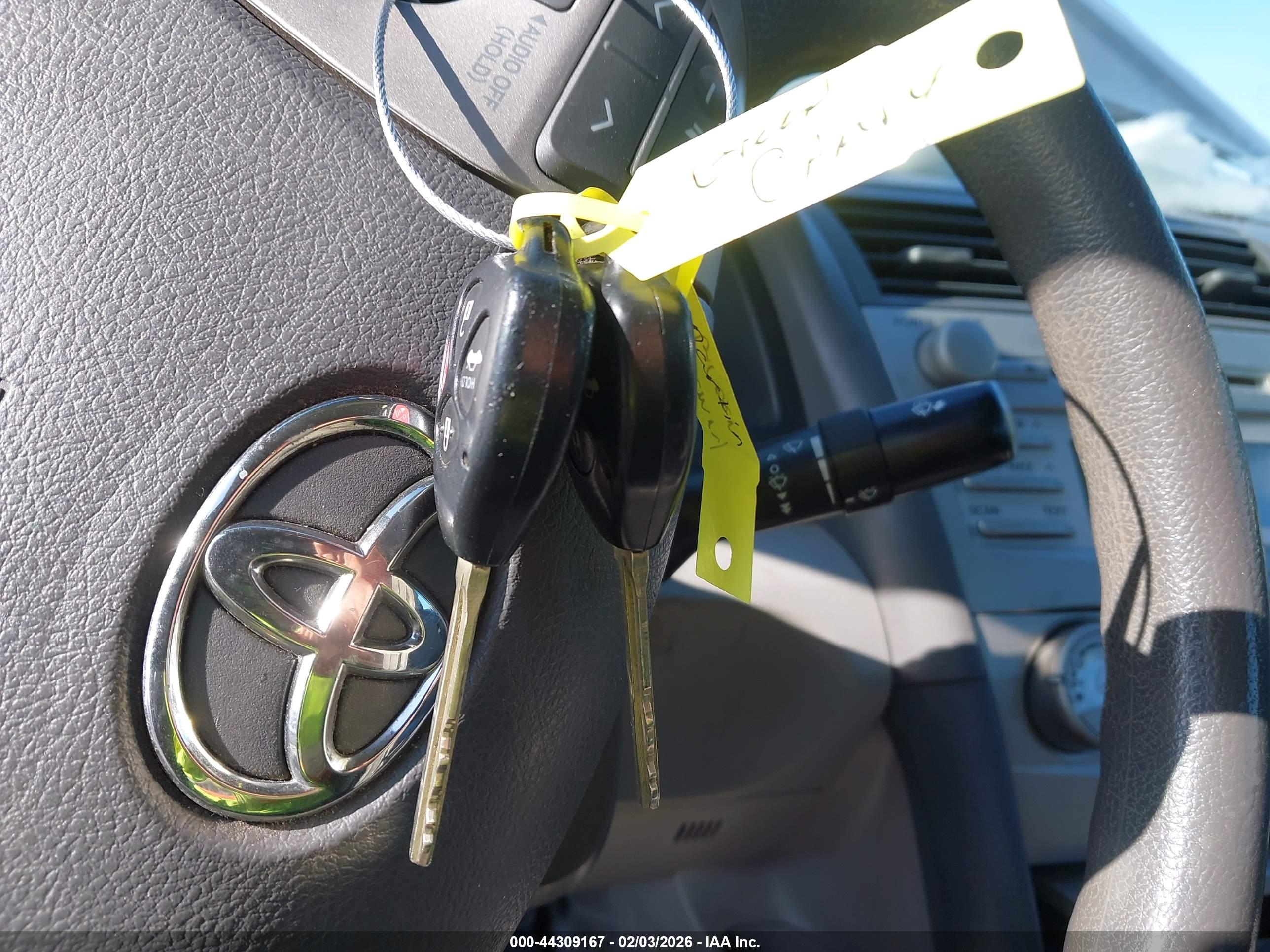 TOYOTA CAMRY image 11