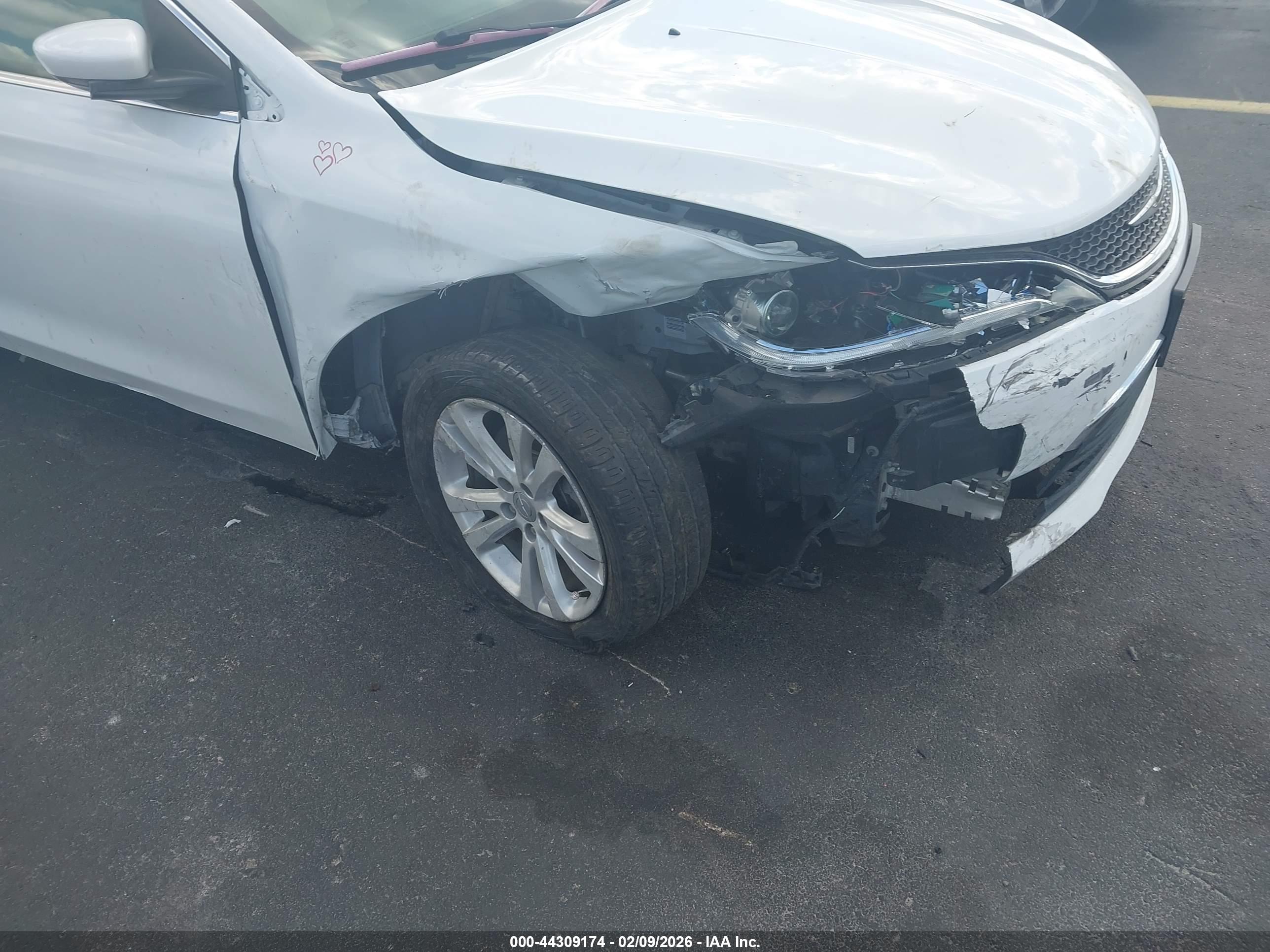 CHRYSLER 200 image 6