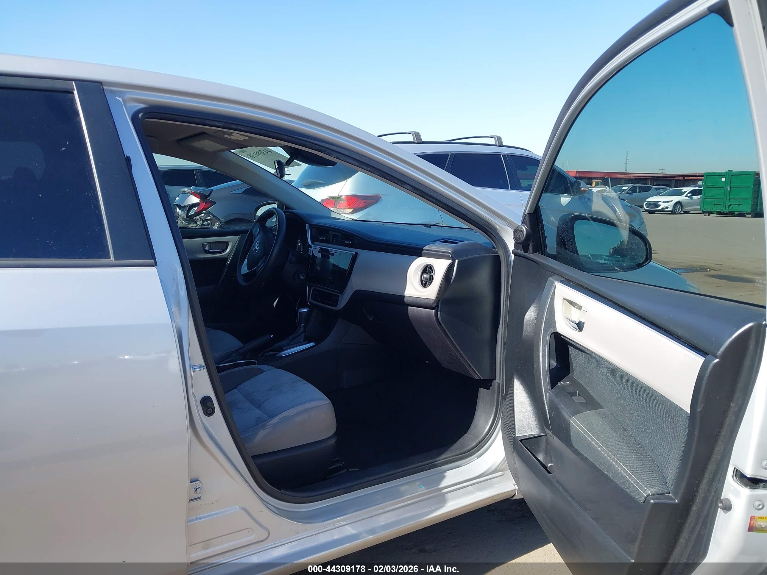 TOYOTA COROLLA image 5