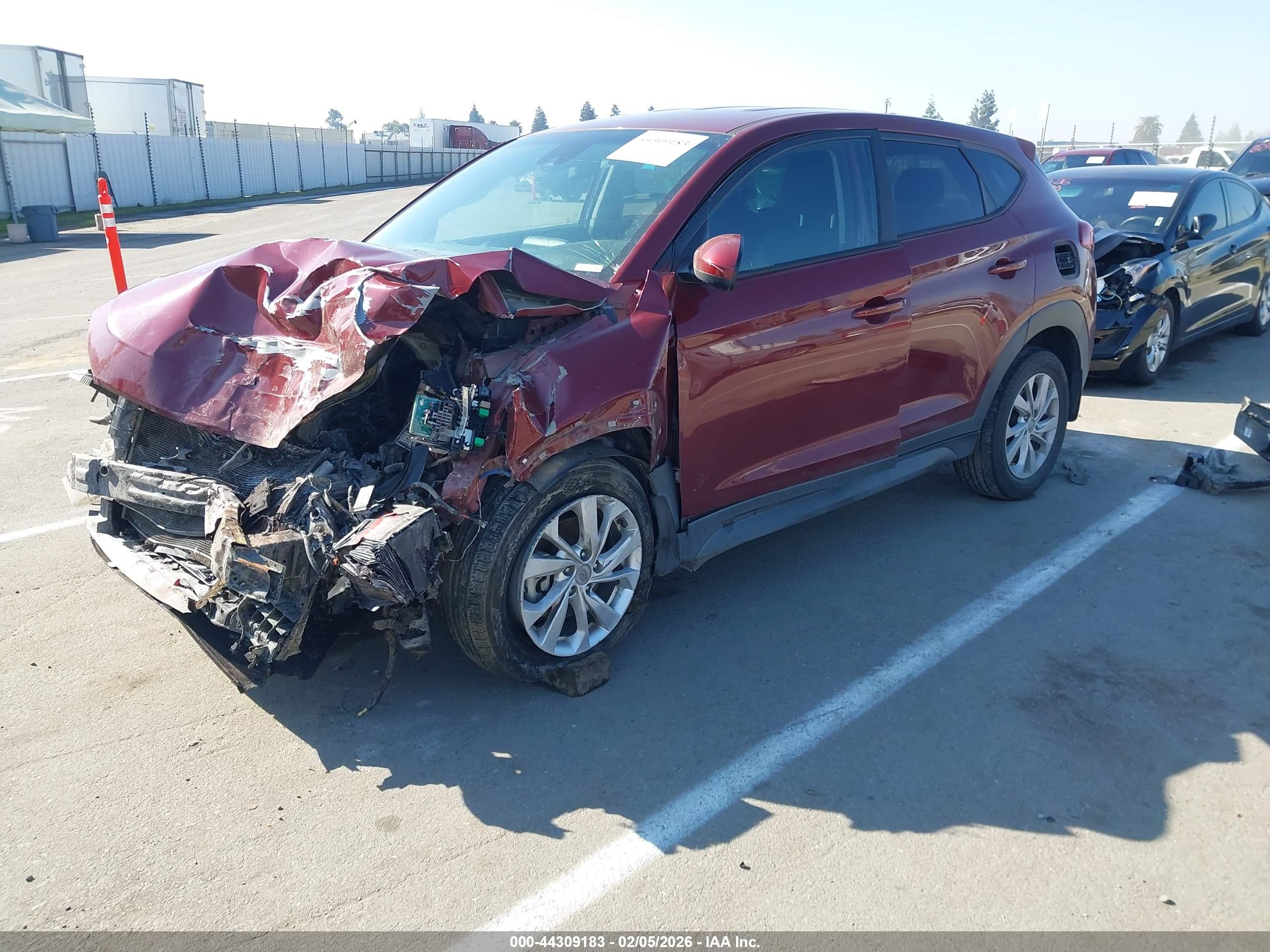 HYUNDAI TUCSON image 2
