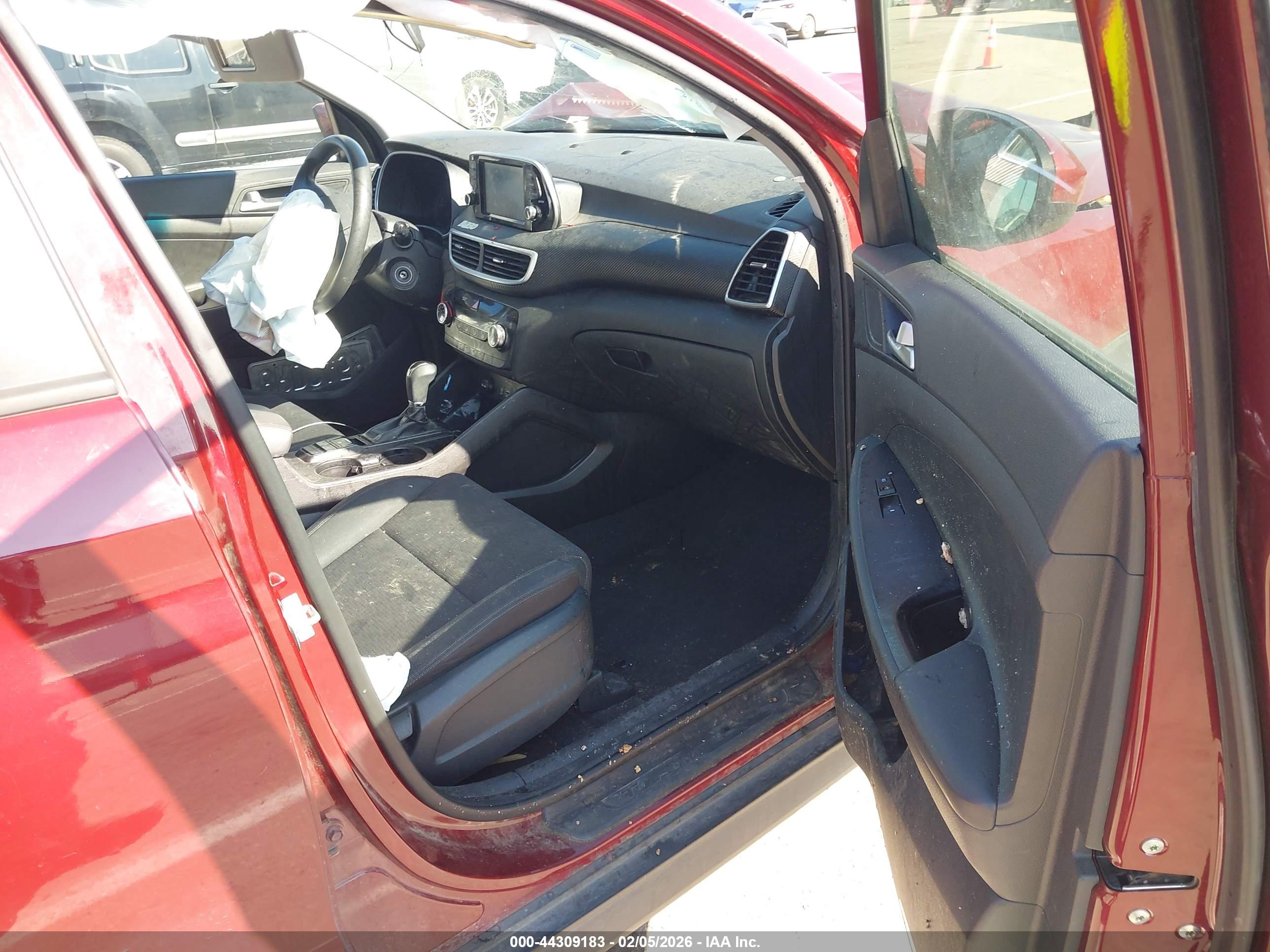 HYUNDAI TUCSON image 5