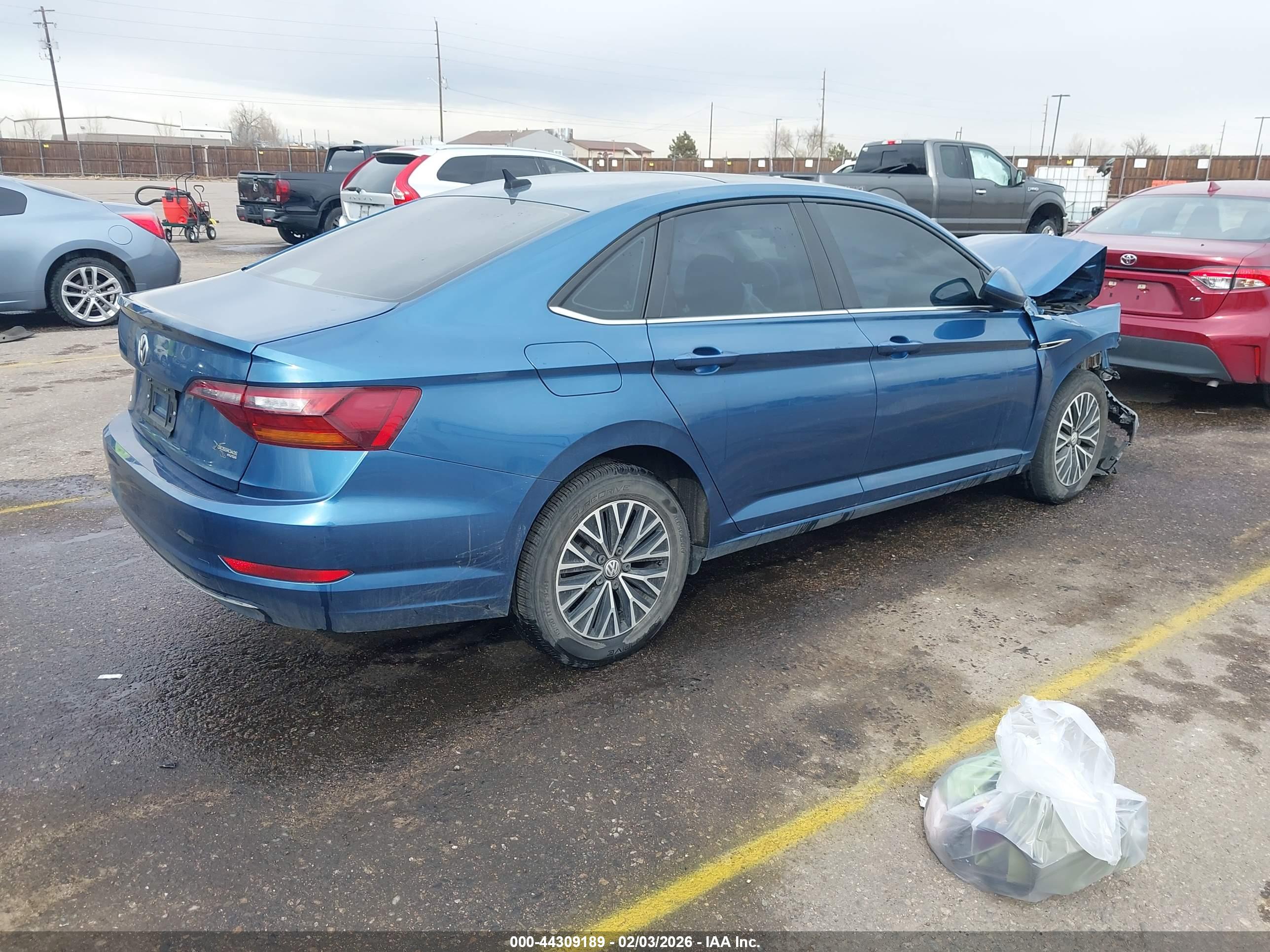 VOLKSWAGEN JETTA image 4