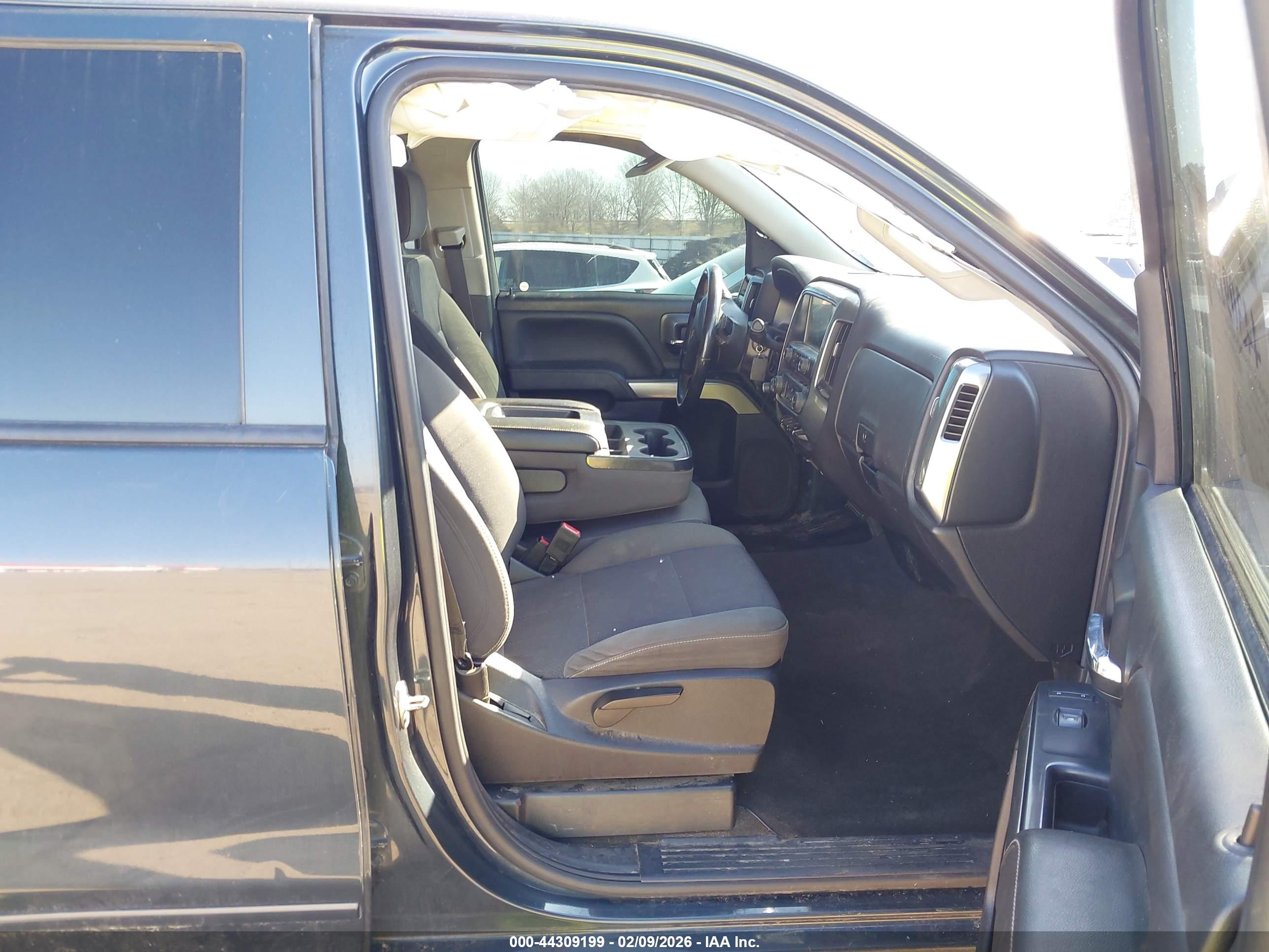 CHEVROLET SILVERADO image 5