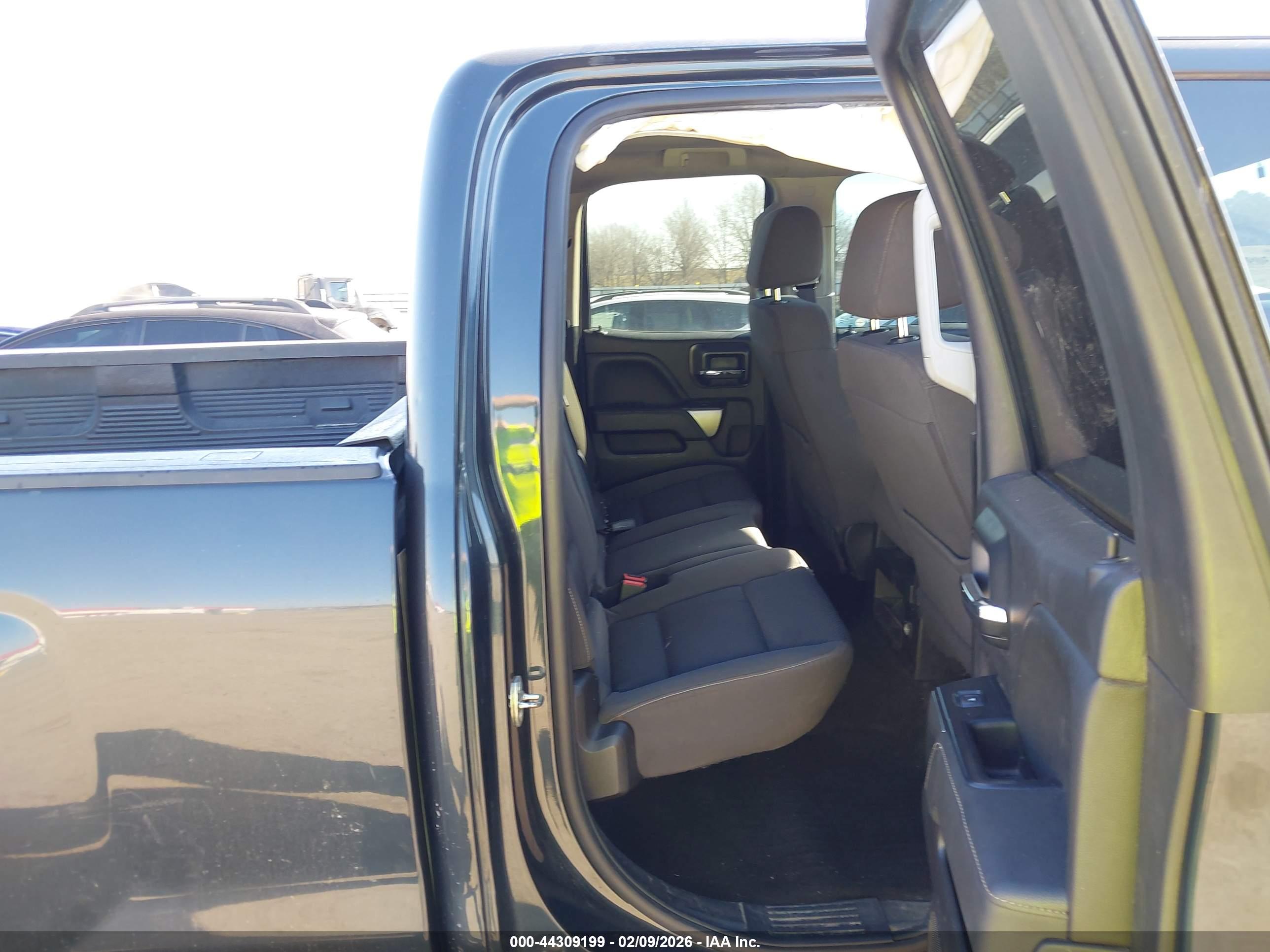 CHEVROLET SILVERADO image 8