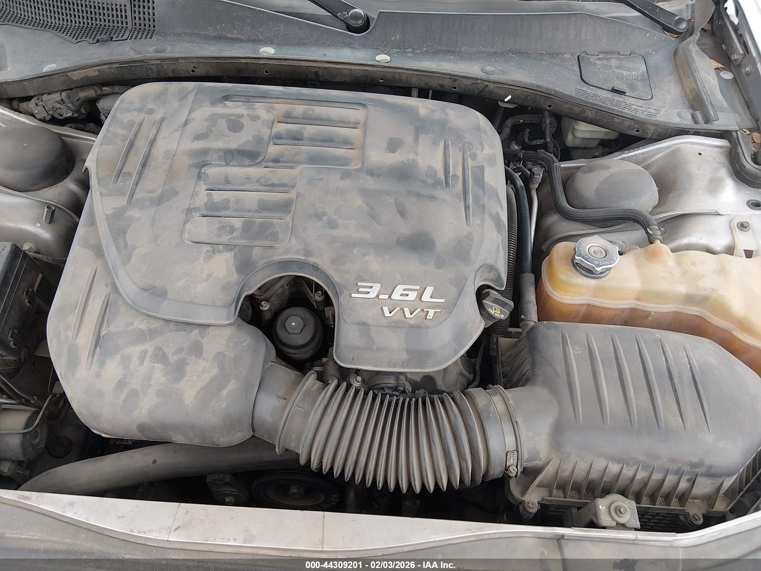 CHRYSLER 300 image 10