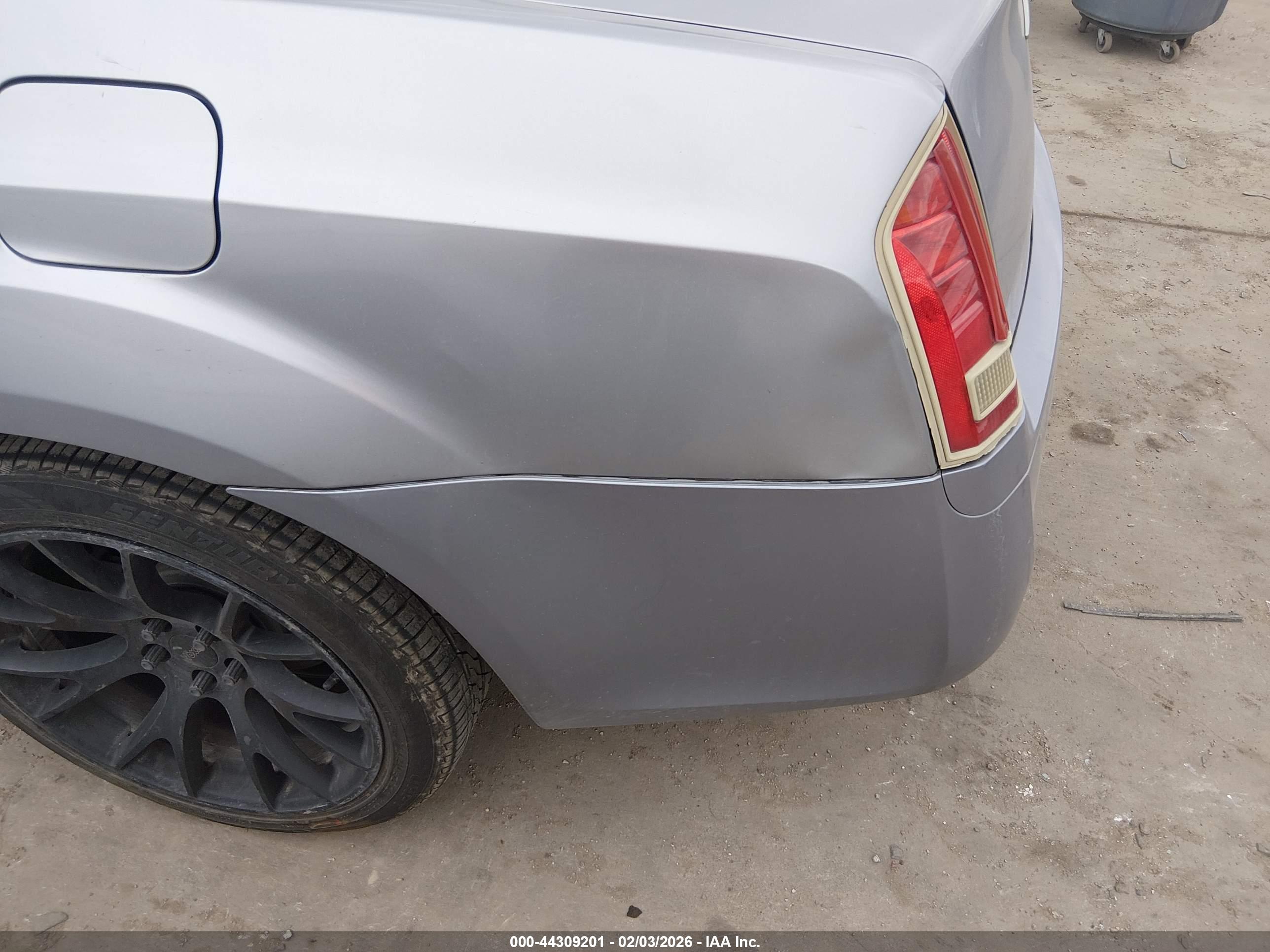 CHRYSLER 300 image 6