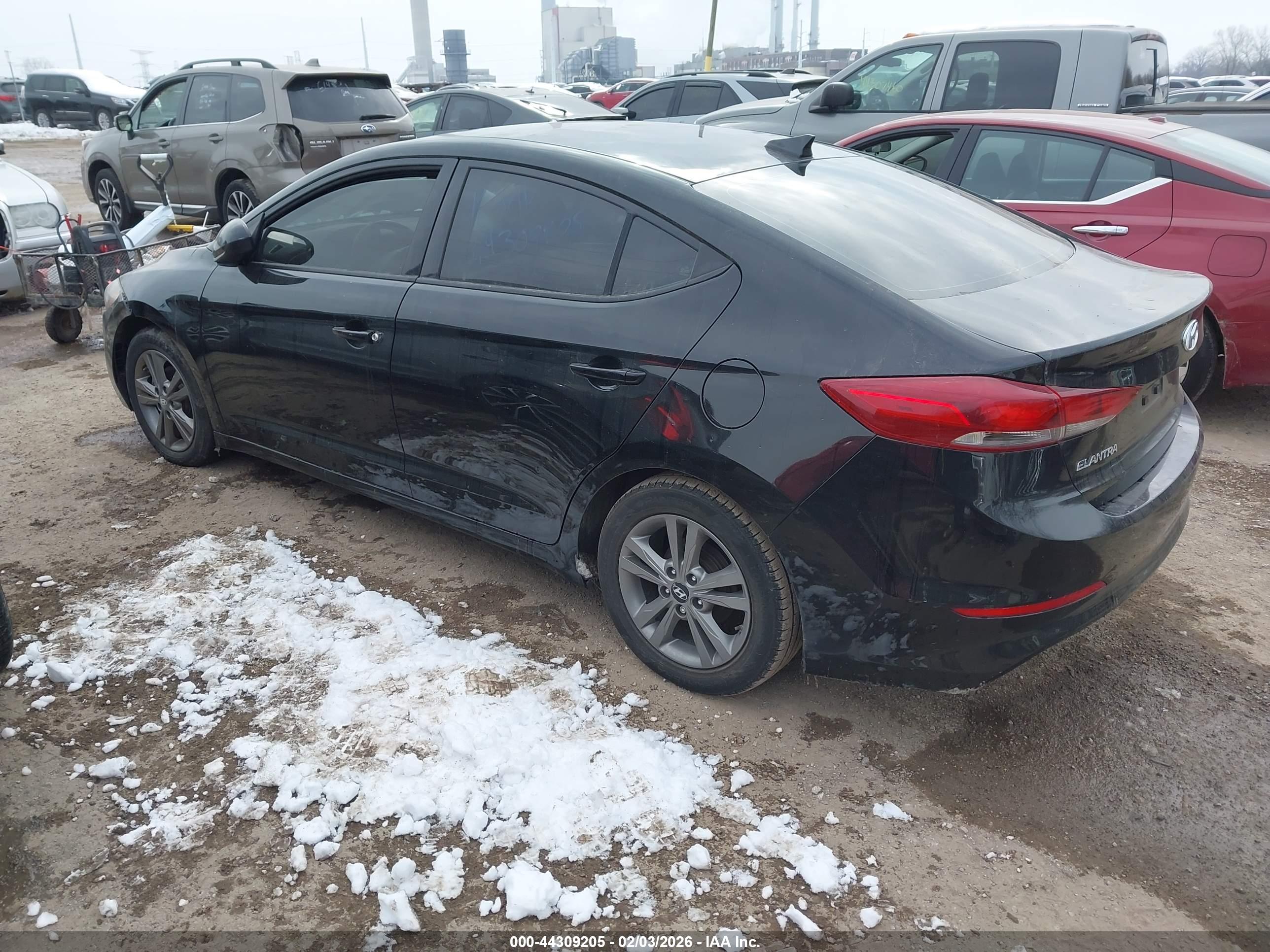 HYUNDAI ELANTRA image 3