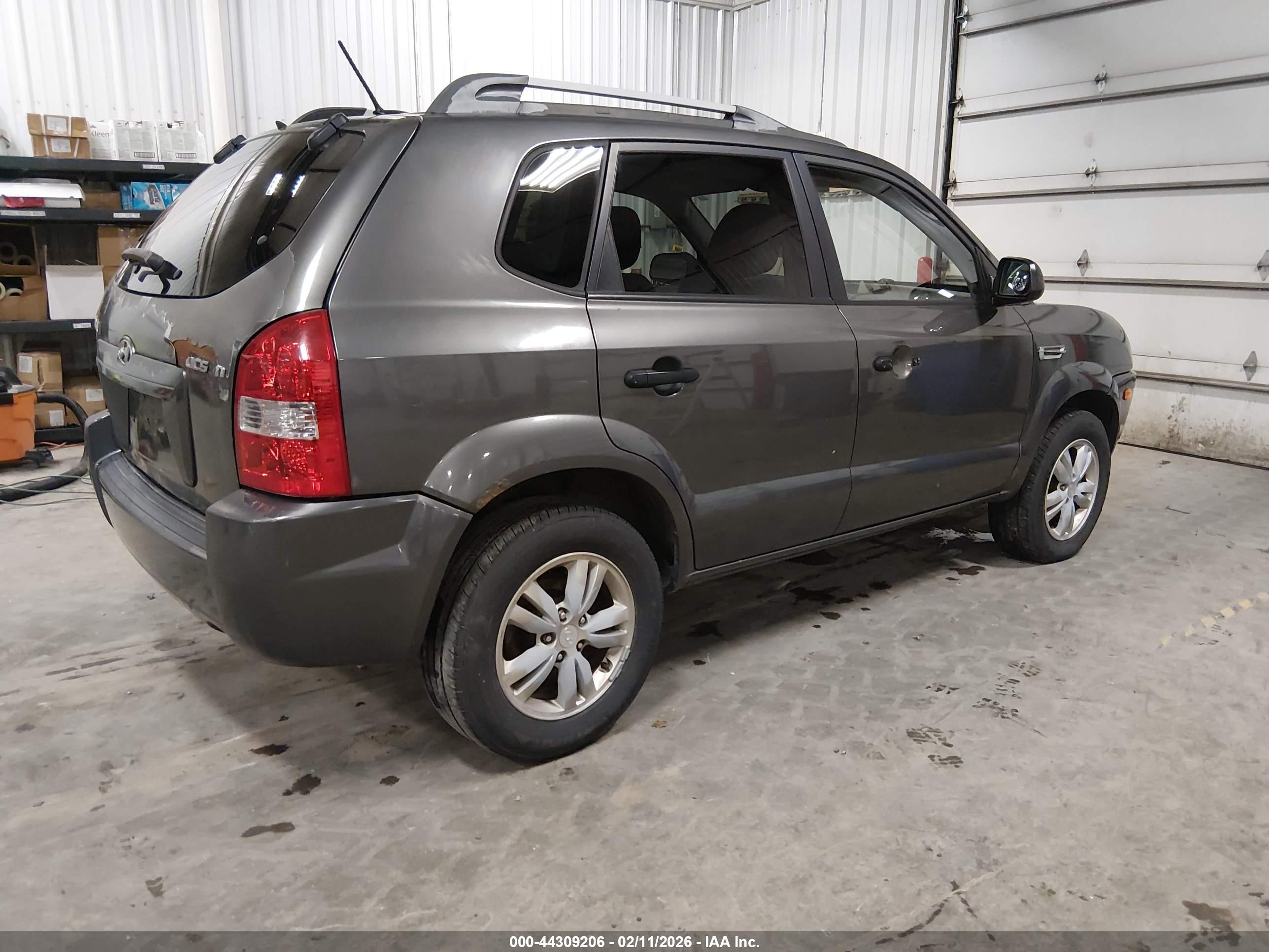 HYUNDAI TUCSON image 4