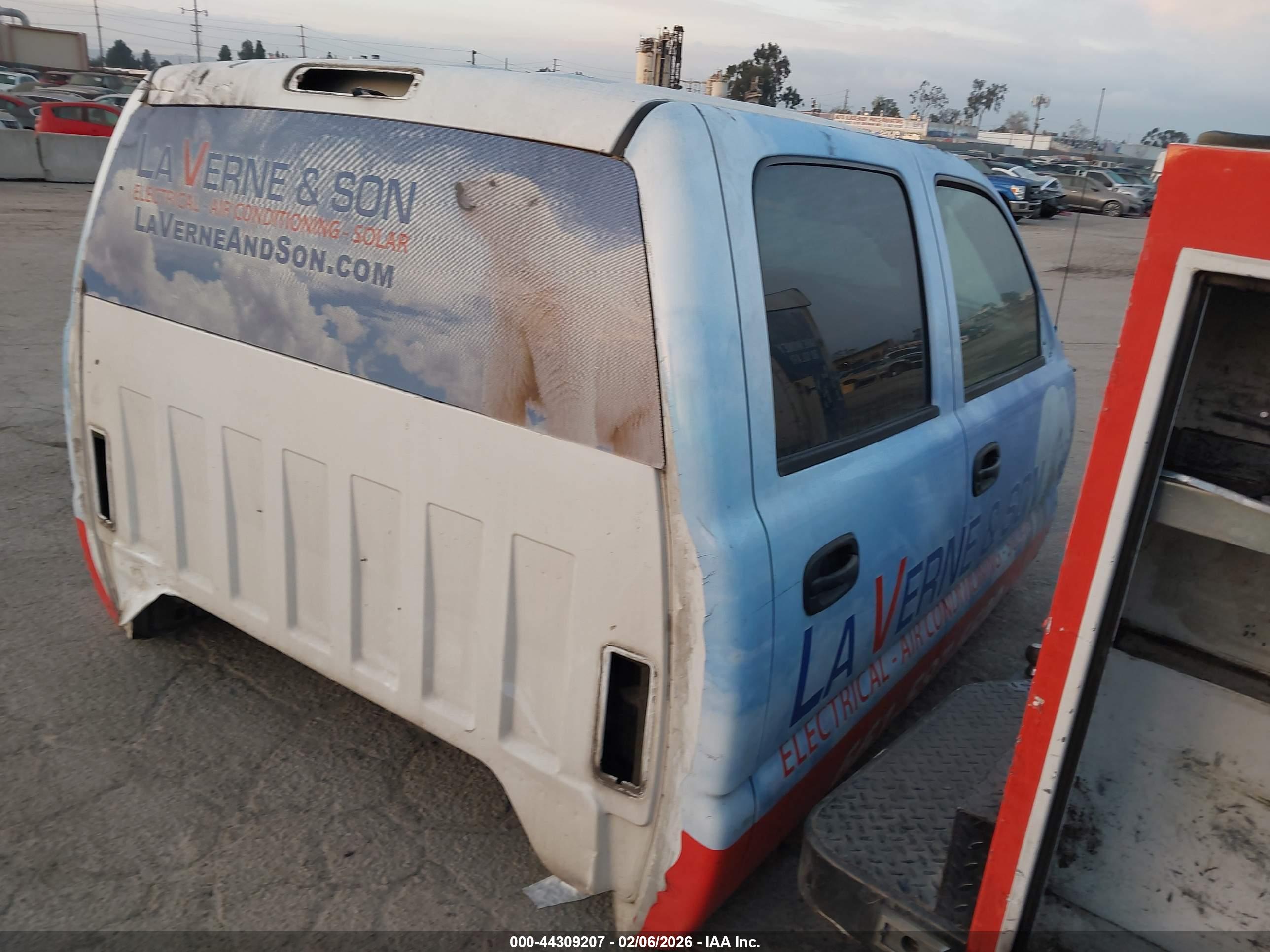 CHEVROLET SILVERADO image 4