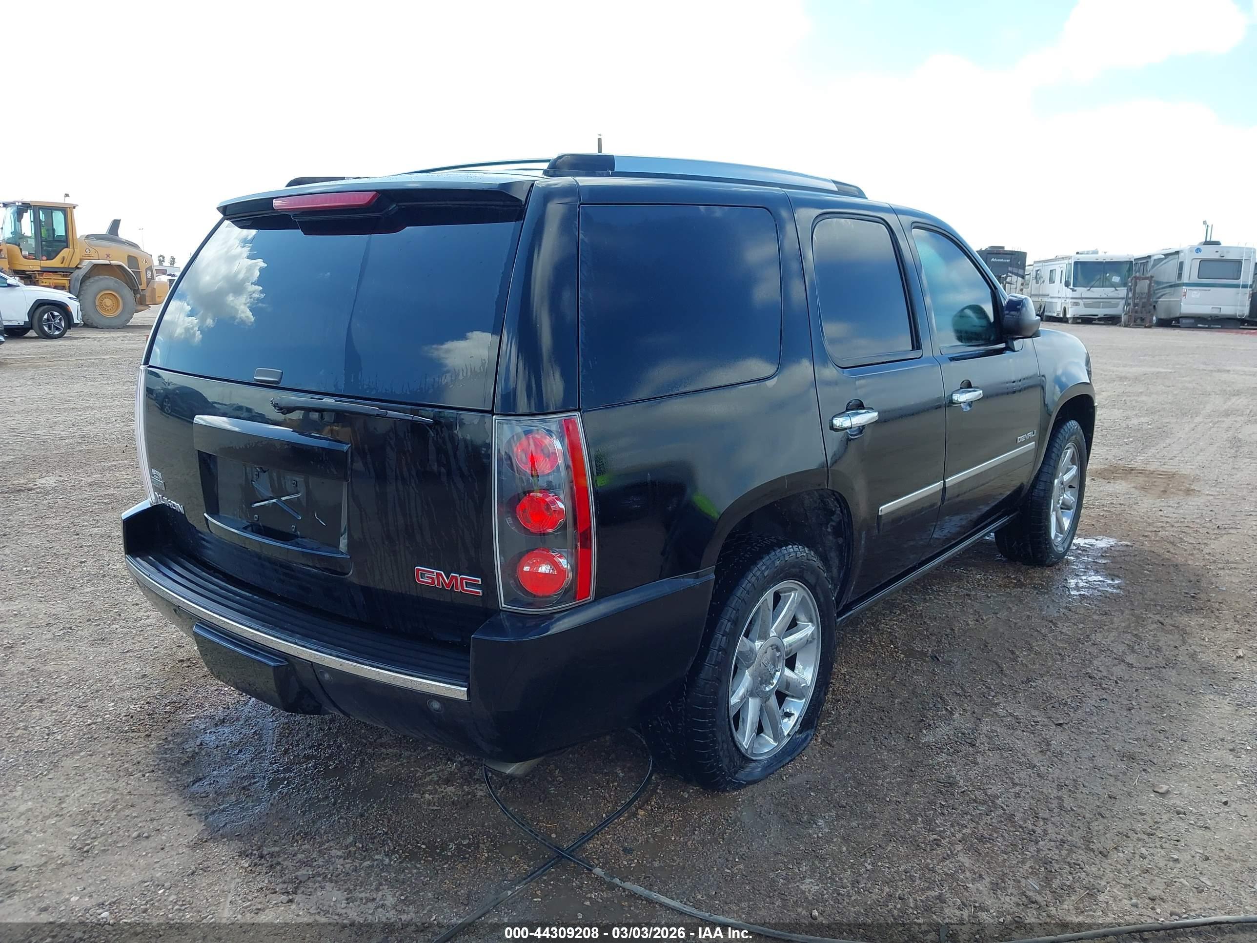 GMC YUKON image 4