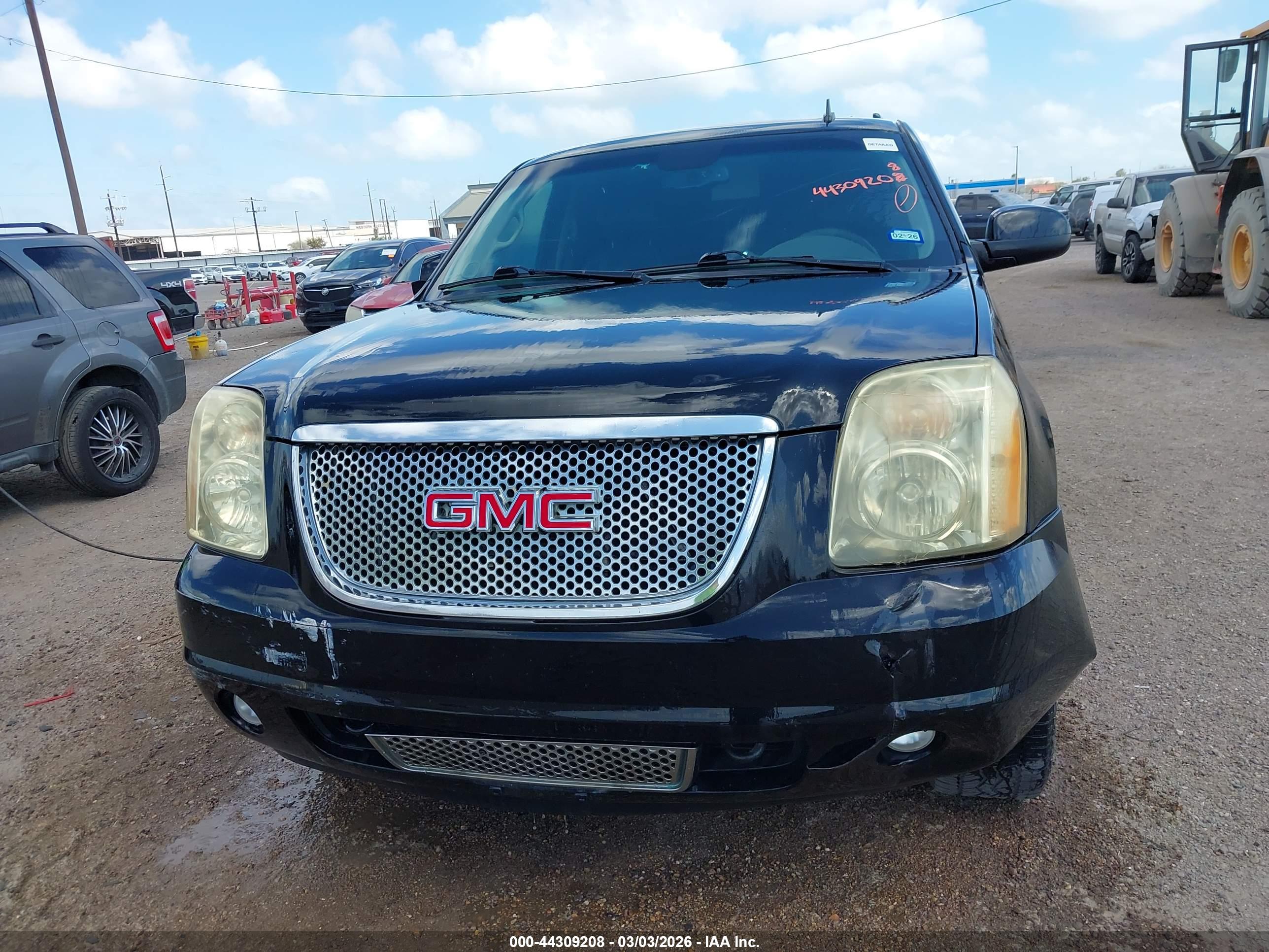 GMC YUKON image 6