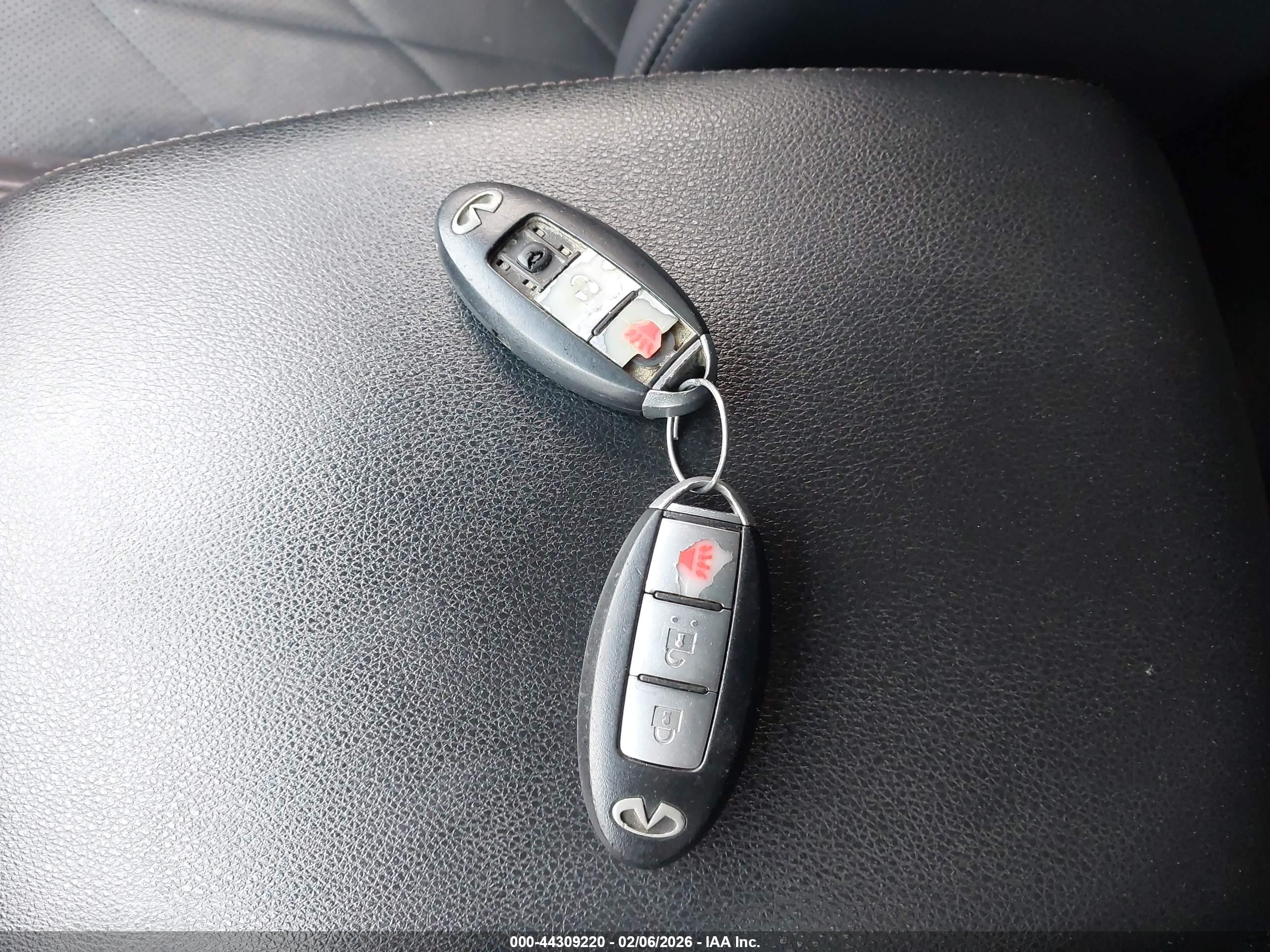 INFINITI FX35 image 11