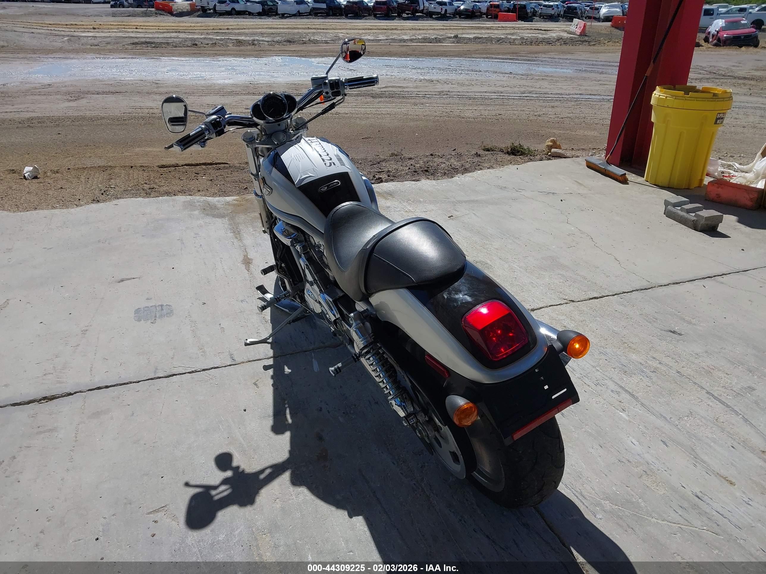HARLEY-DAVIDSON VRSCA image 3