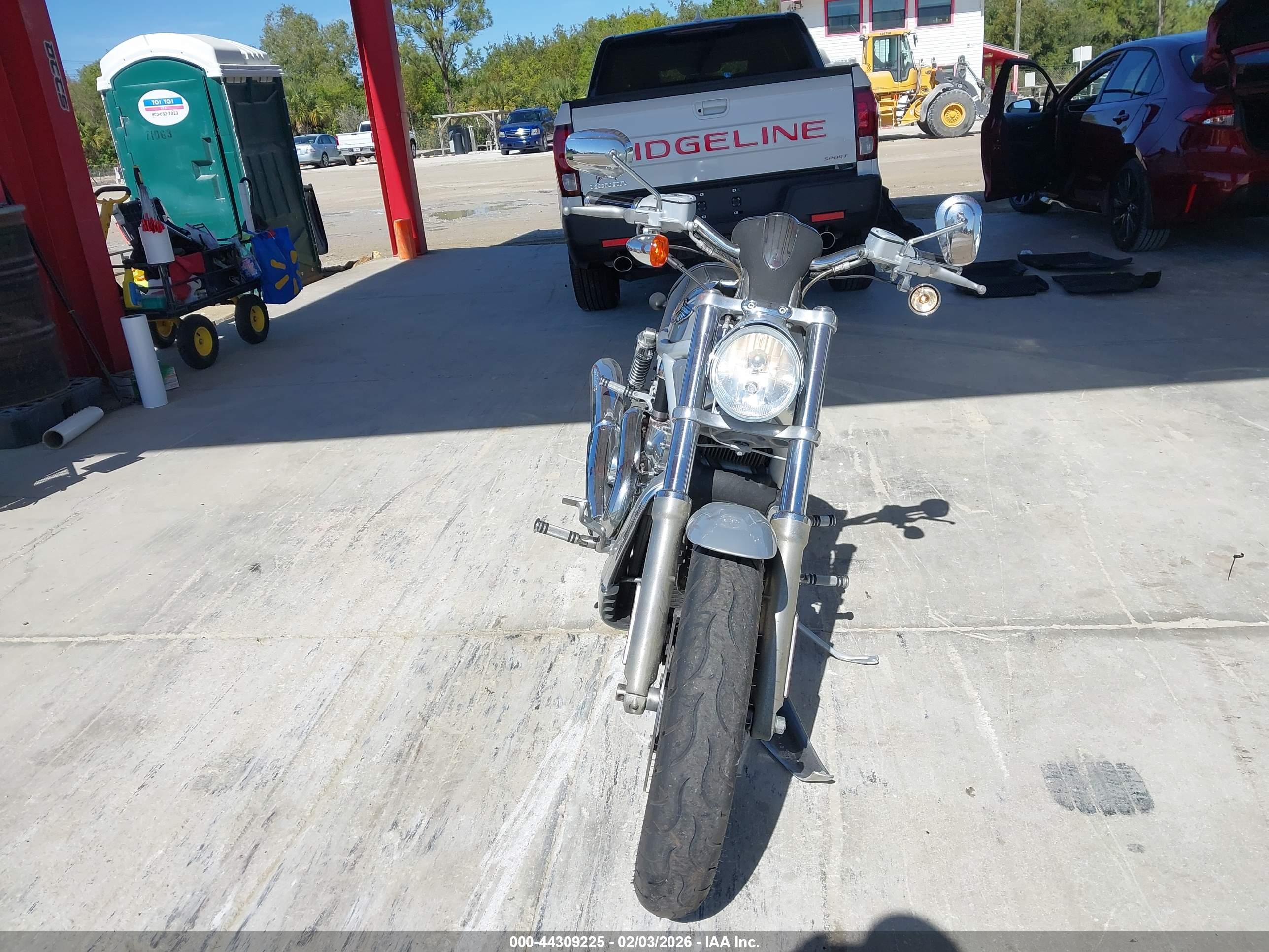 HARLEY-DAVIDSON VRSCA image 5