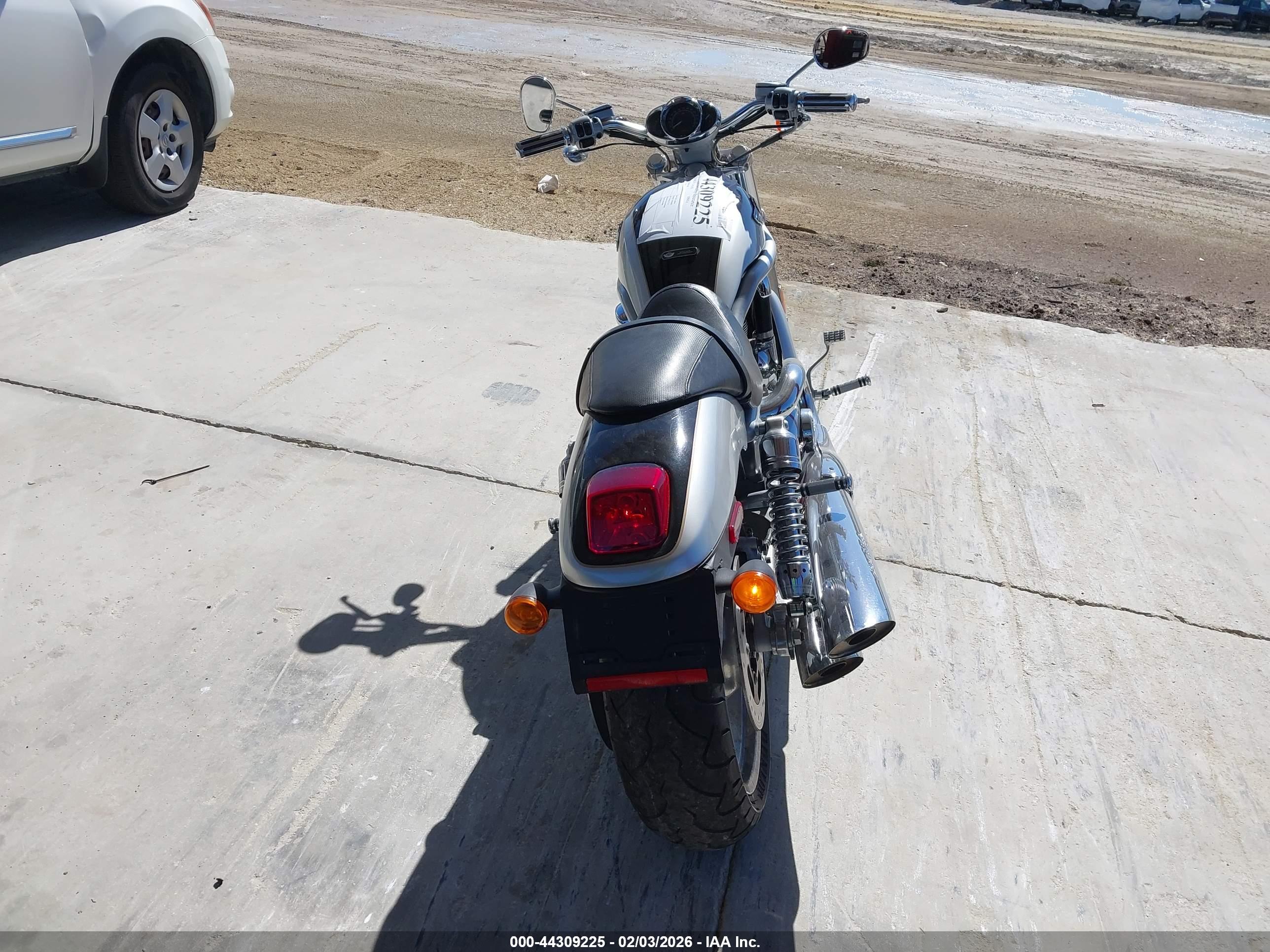 HARLEY-DAVIDSON VRSCA image 6