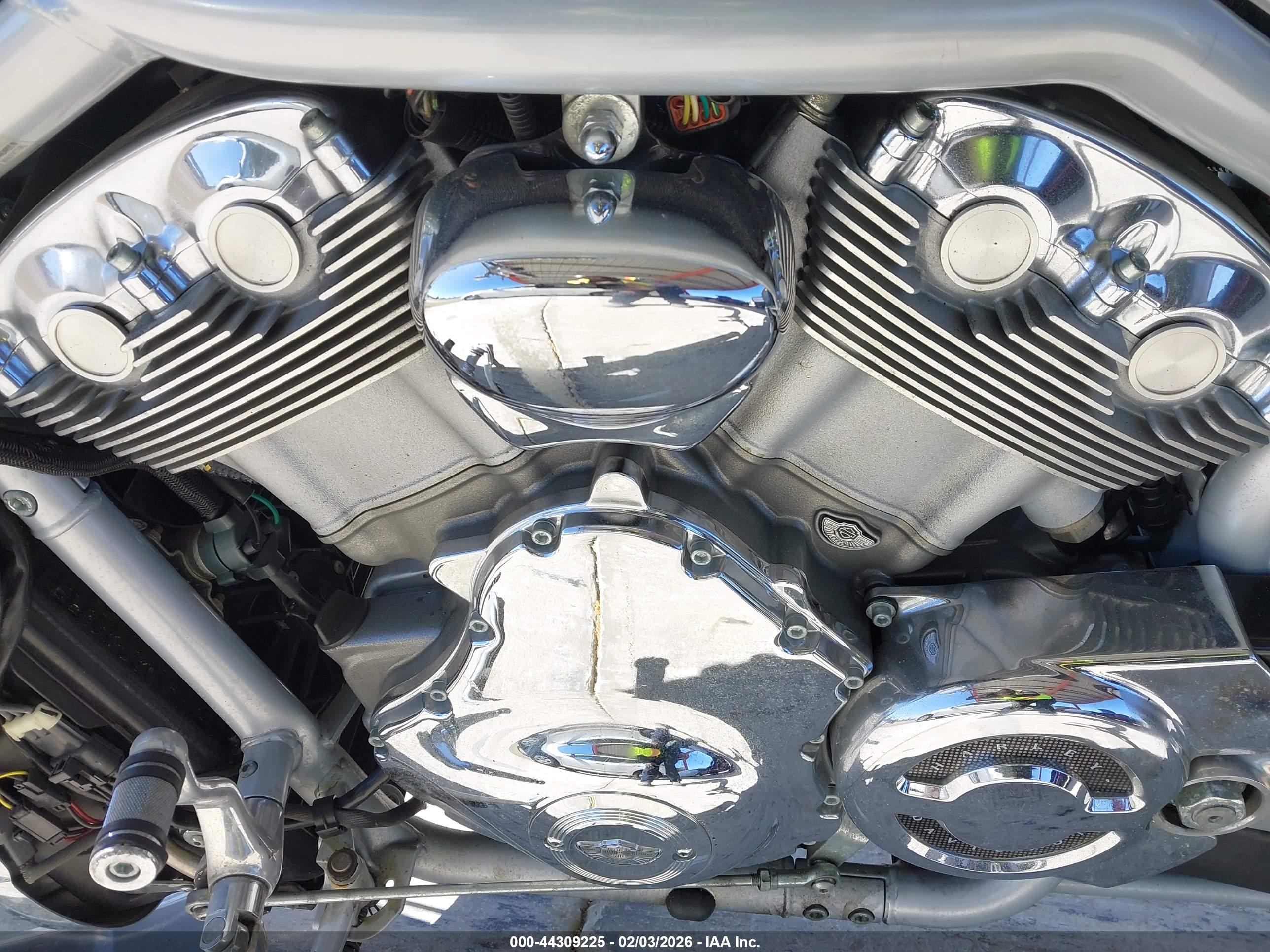 HARLEY-DAVIDSON VRSCA image 9